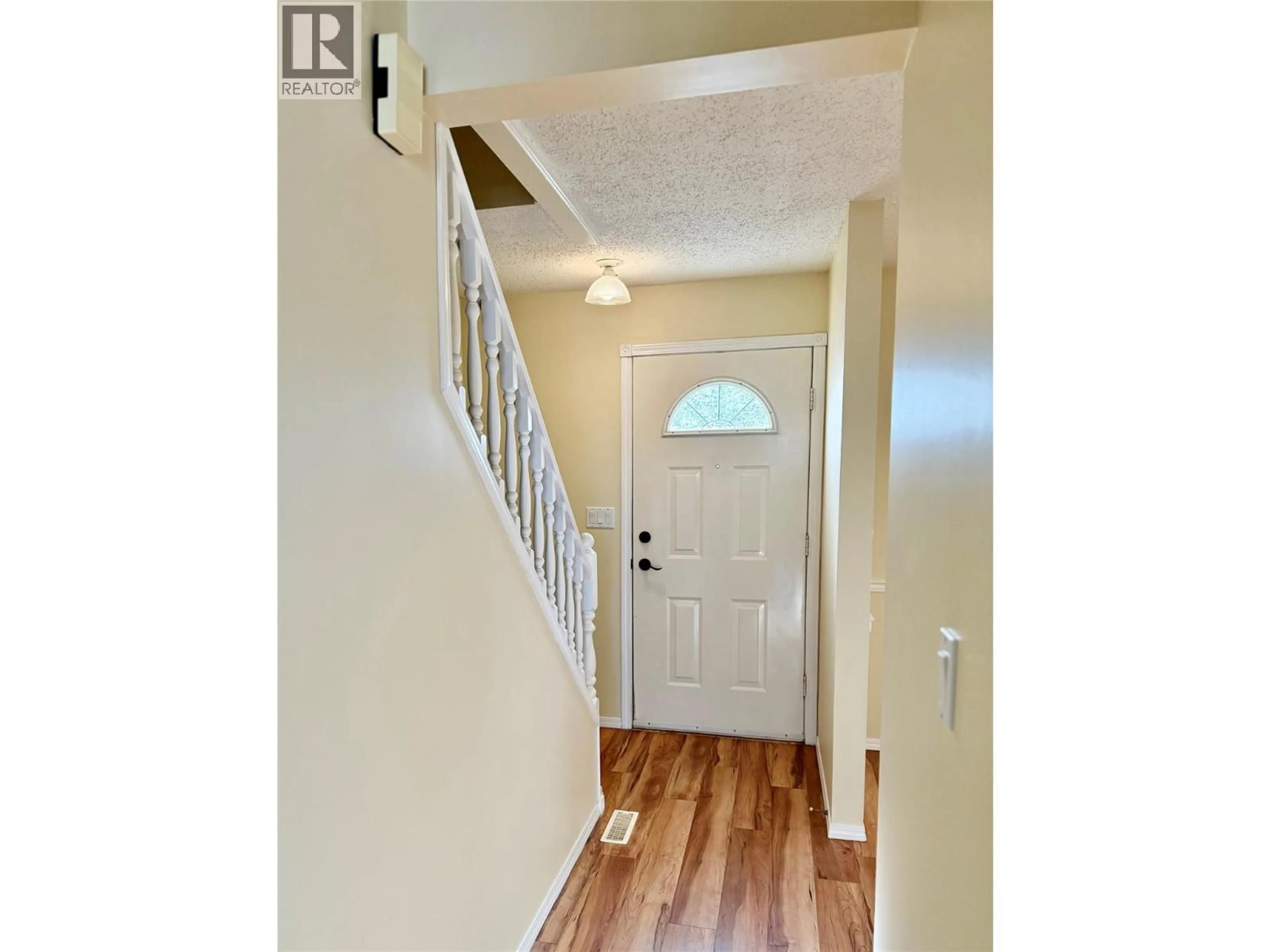 Indoor entryway for 2222 3 STREET NORTH, Cranbrook British Columbia V1C5G7