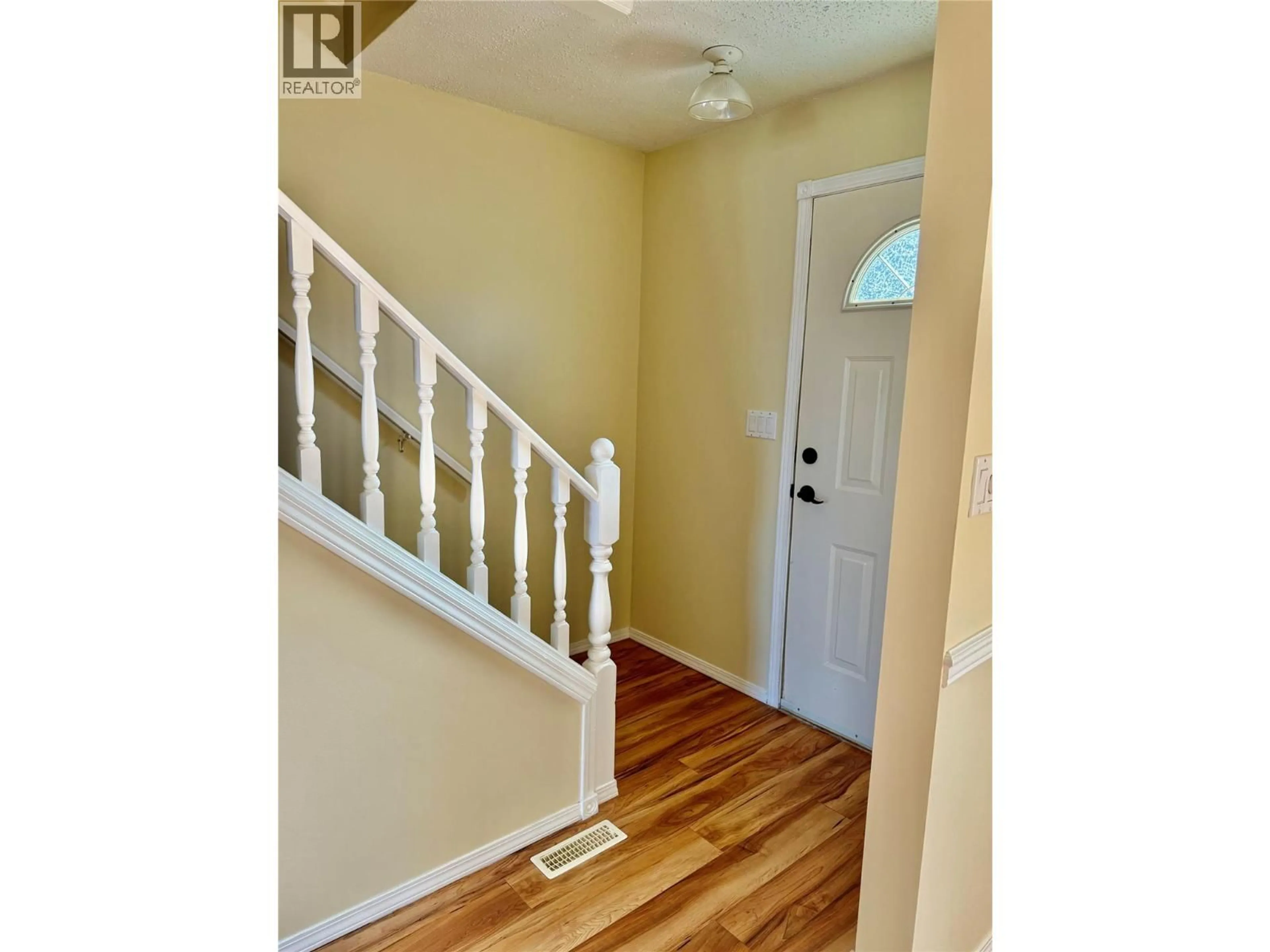 Indoor entryway for 2222 3 STREET NORTH, Cranbrook British Columbia V1C5G7