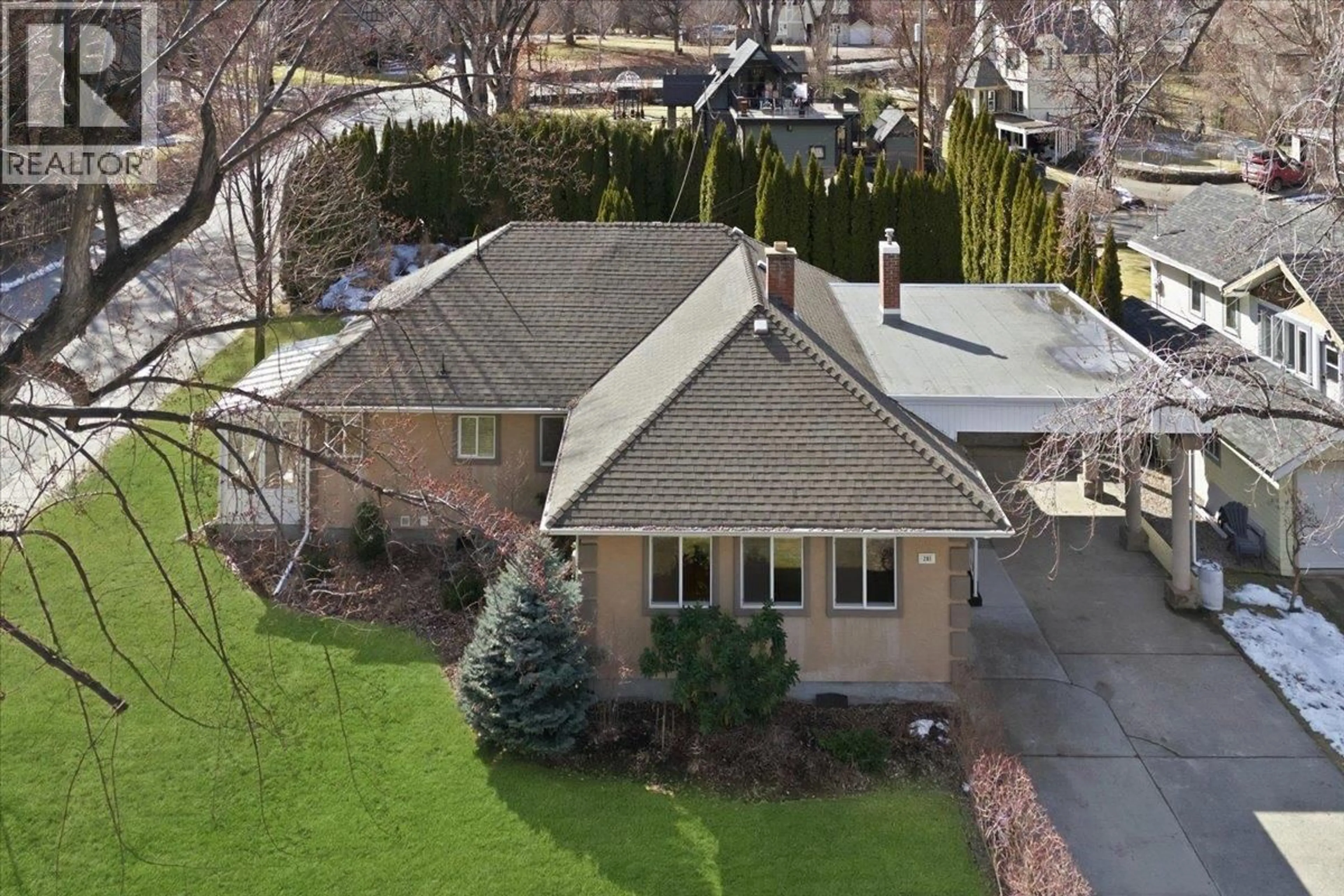 A pic from outside/outdoor area/front of a property/back of a property/a pic from drone, street for 201 RITCHIE AVENUE, Trail British Columbia V1R1H1