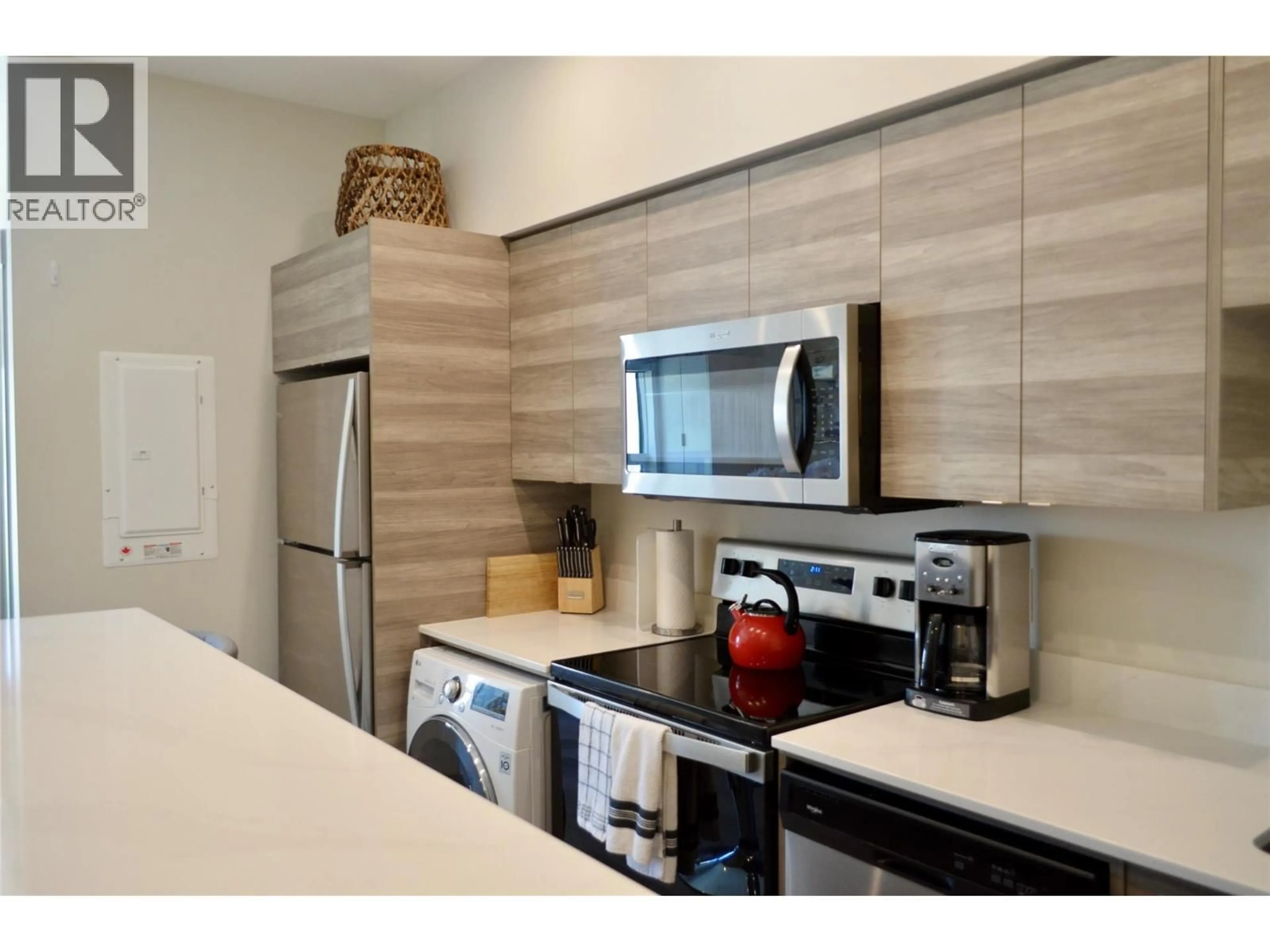 Standard kitchen, unknown for 221 - 2555 LAKESHORE ROAD, Vernon British Columbia V1H0A4
