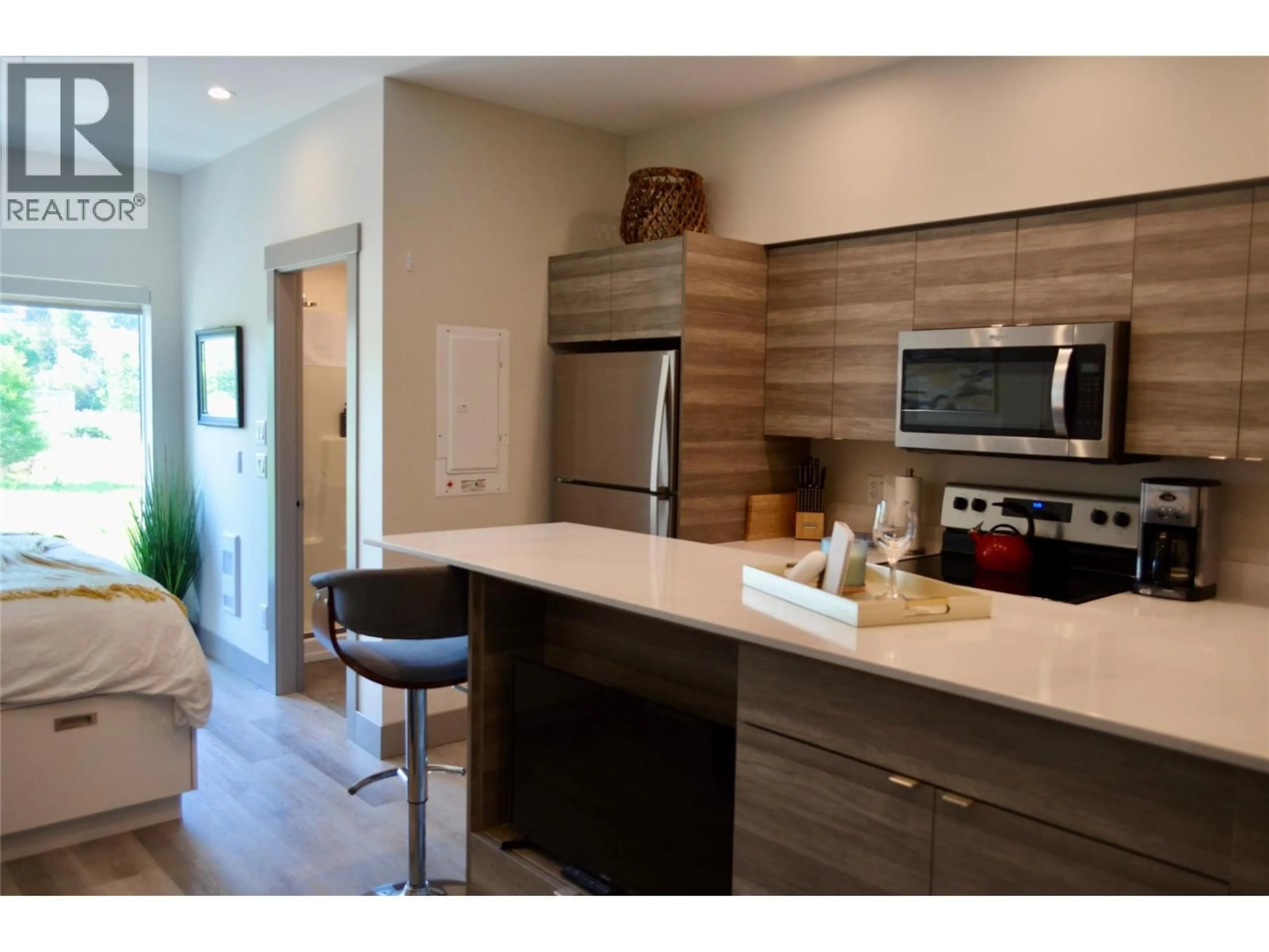 Open concept kitchen, unknown for 221 - 2555 LAKESHORE ROAD, Vernon British Columbia V1H0A4