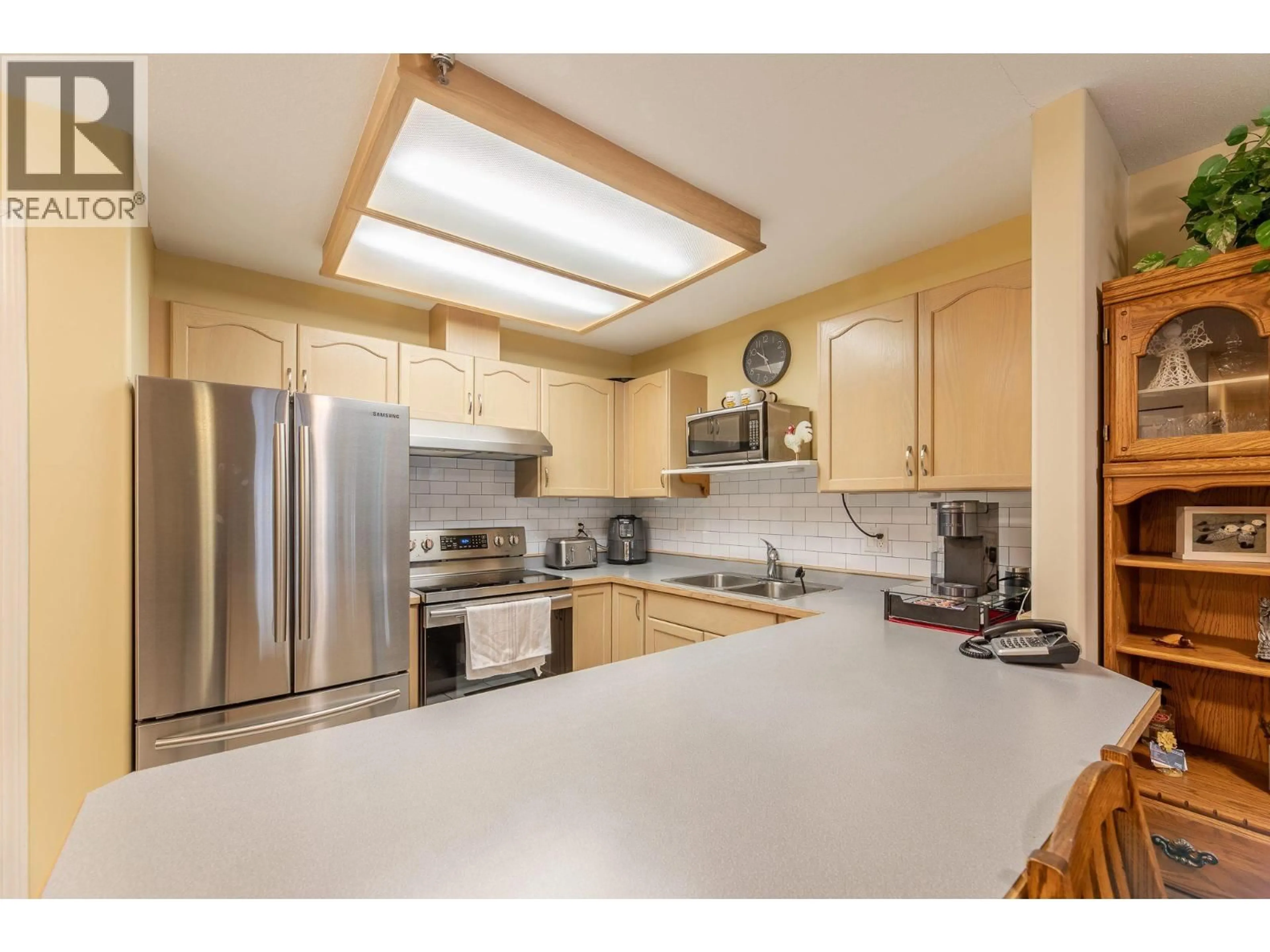 Standard kitchen, unknown for 207 - 3310 SKAHA LAKE ROAD, Penticton British Columbia V2A6G4