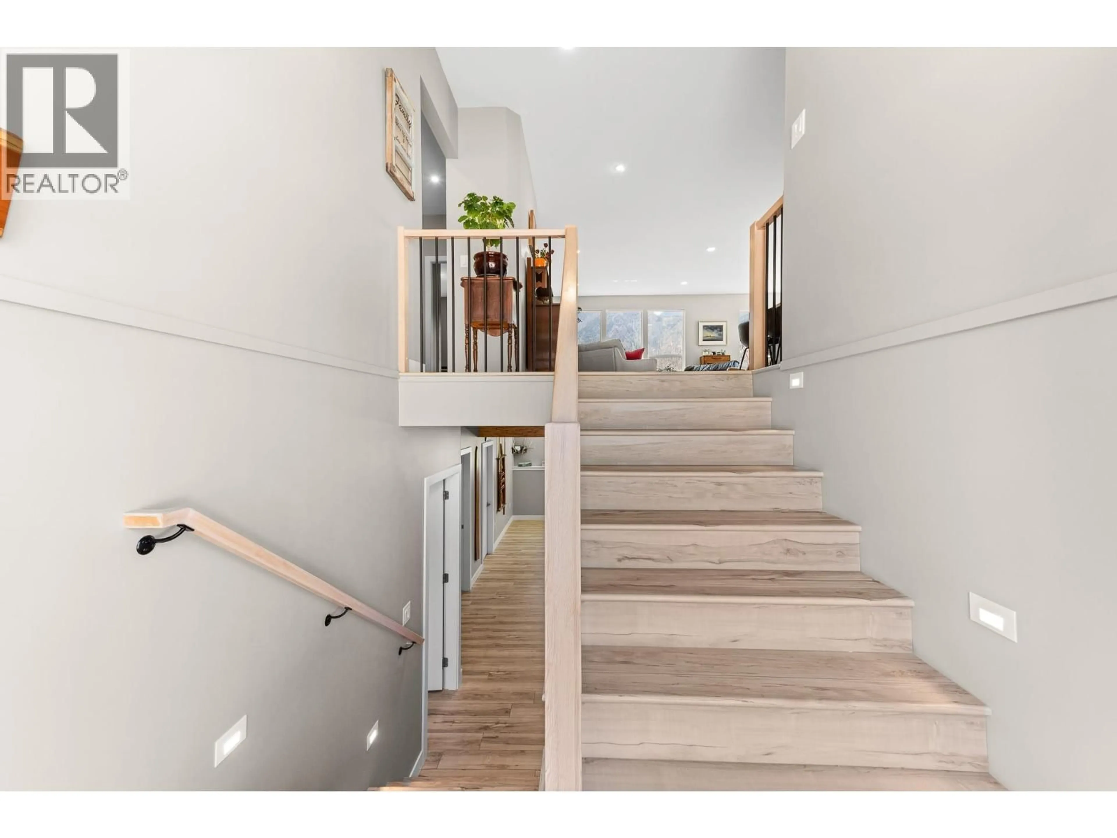 Unknown for 617 2ND AVENUE, Keremeos British Columbia V0X1N2