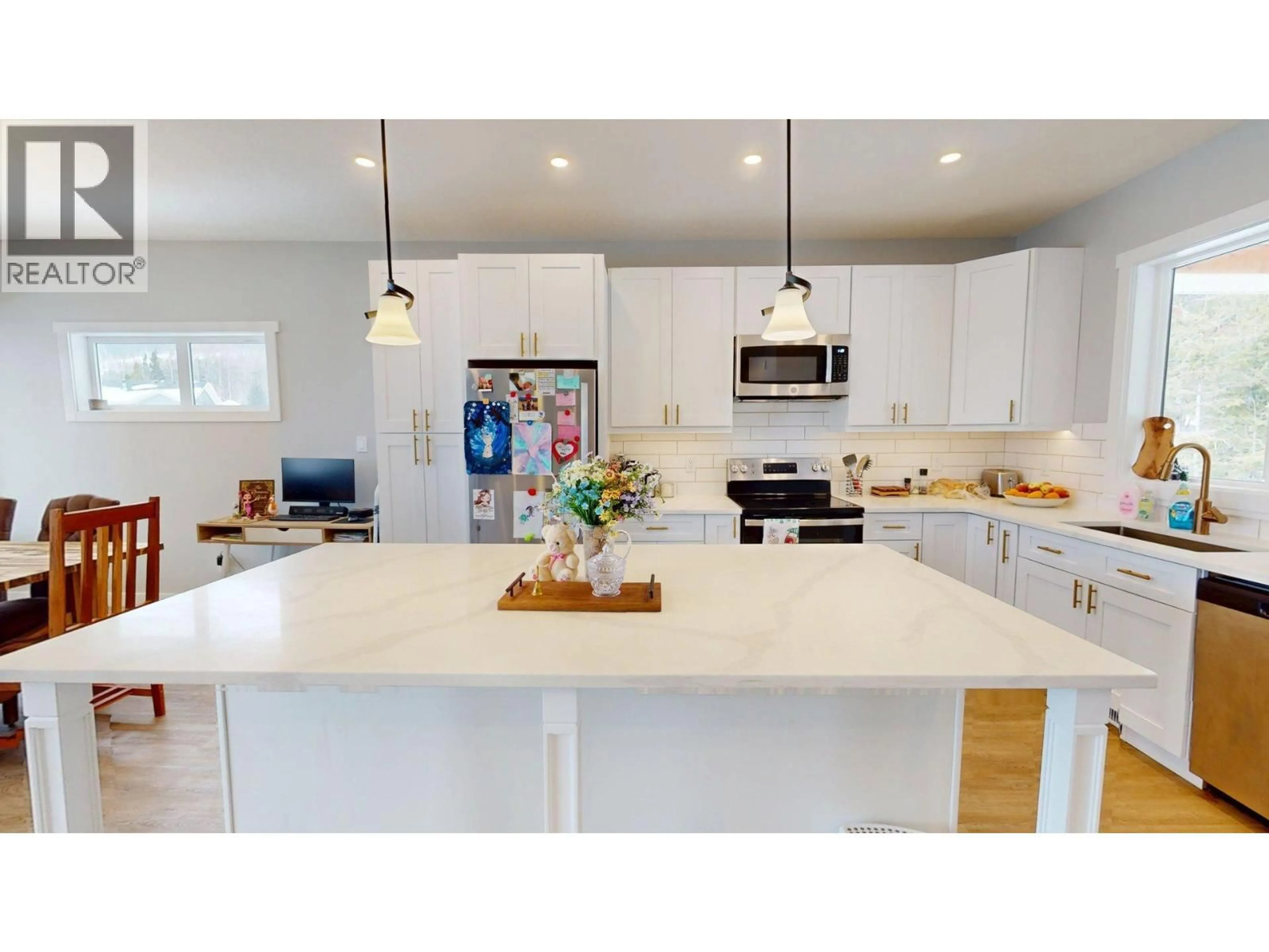 Open concept kitchen, unknown for 2258 BLACK HAWK DRIVE, Sparwood British Columbia V0B2G2