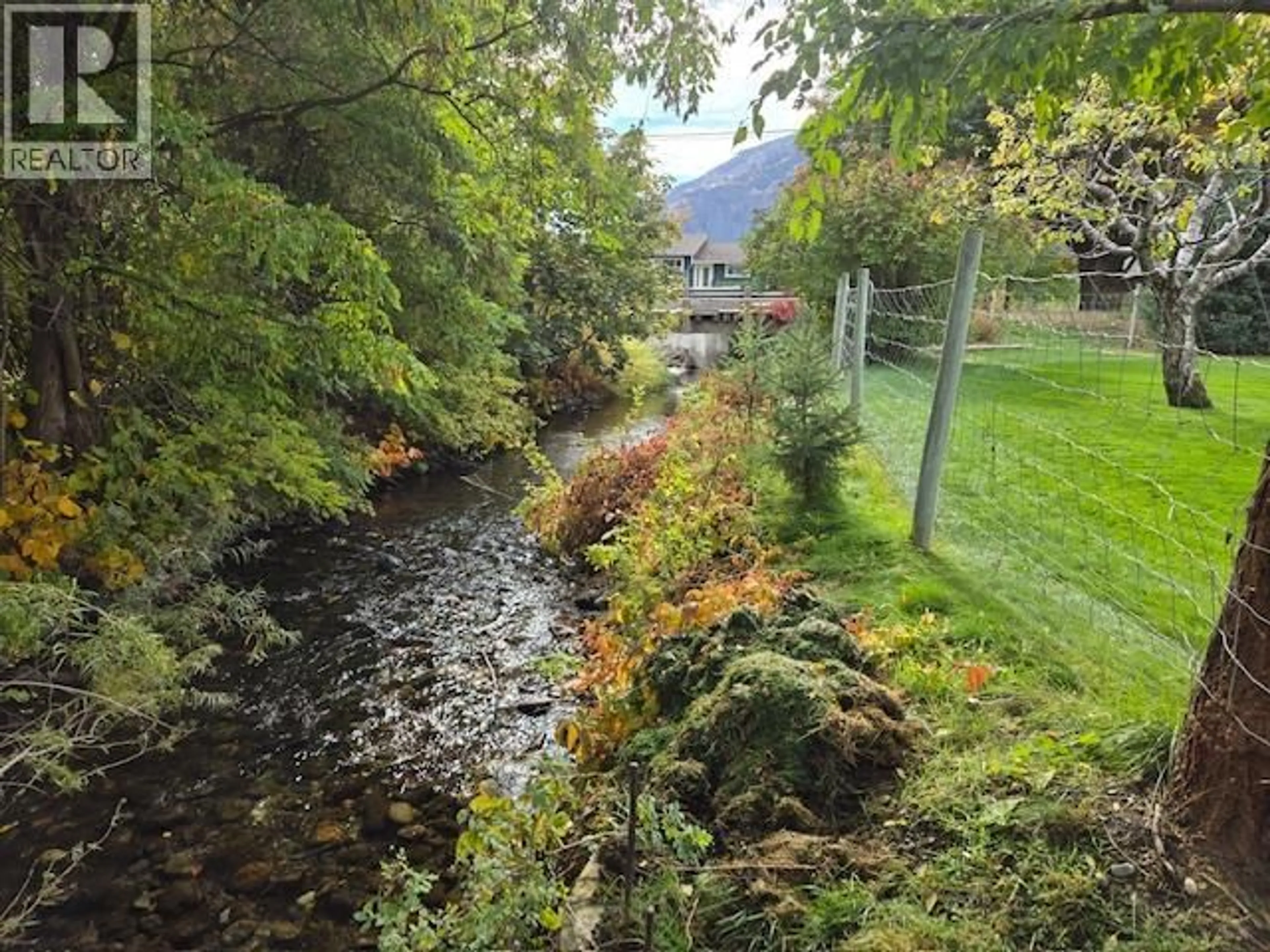 A pic from outside/outdoor area/front of a property/back of a property/a pic from drone, water/lake/river/ocean view for 2616 MIDDLE BENCH ROAD, Keremeos British Columbia V0X1N2