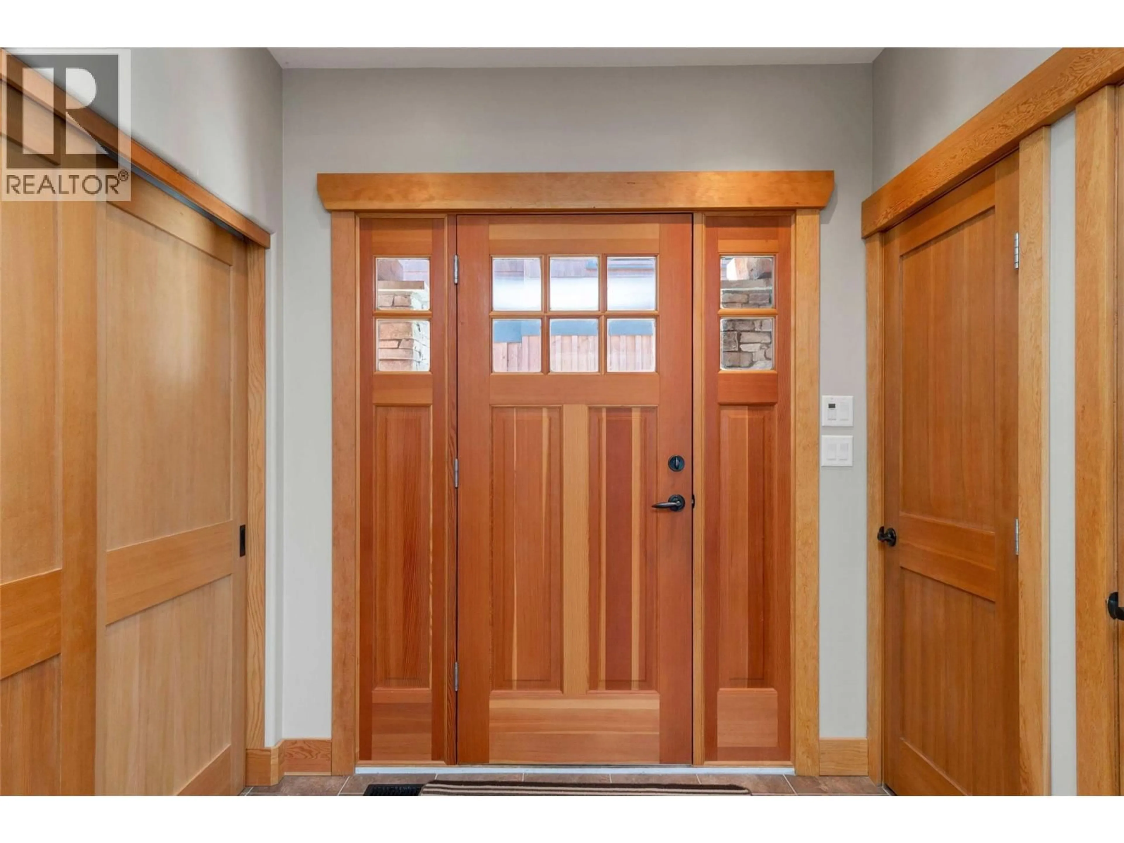 Indoor entryway for 1 - 2479 EAGLE BAY ROAD, Blind Bay British Columbia V0E1H1