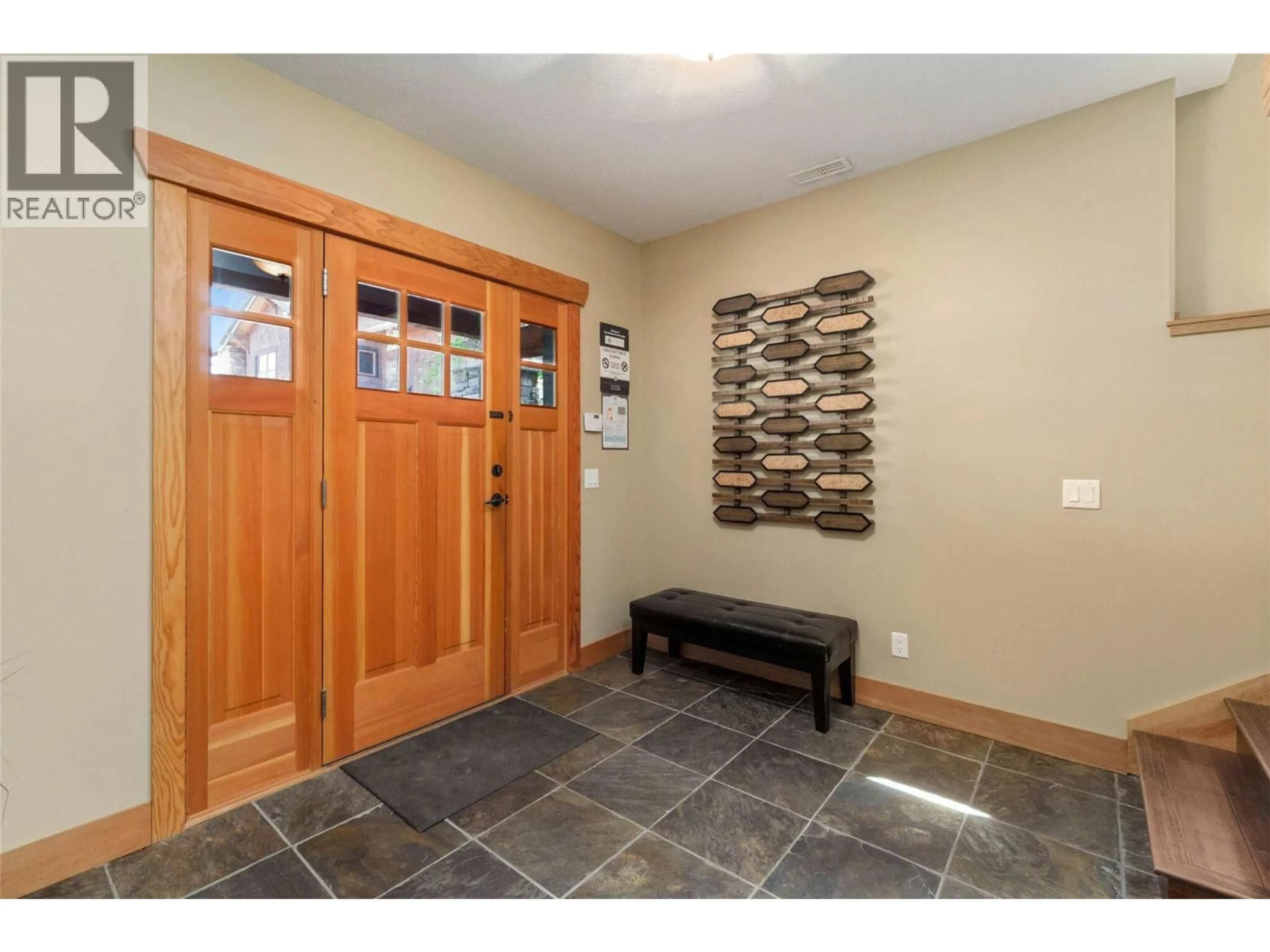 Indoor entryway for 14 - 2479 EAGLE BAY ROAD, Blind Bay British Columbia V0E1H1