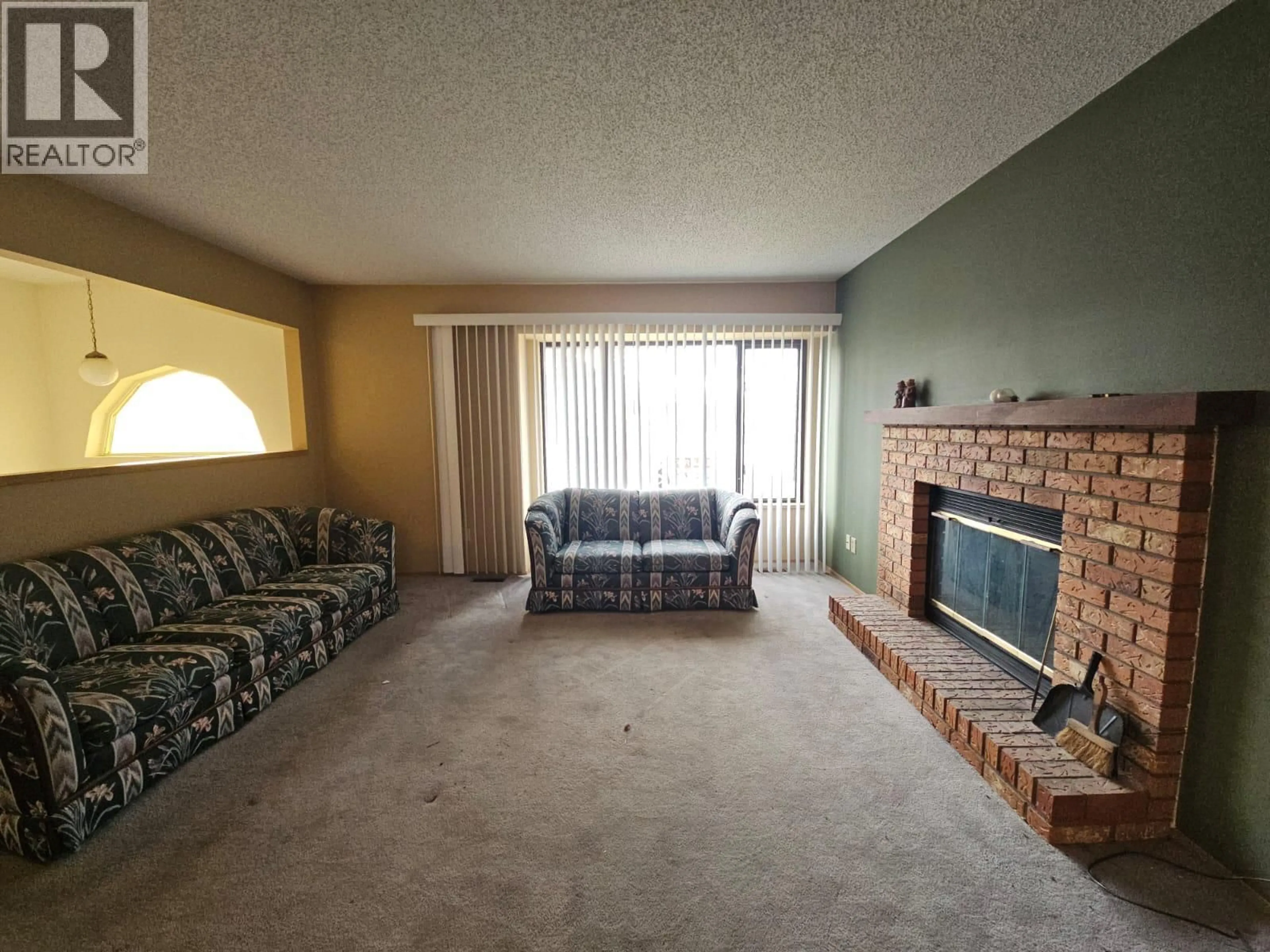 Living room with furniture, unknown for 323 COTTONWOOD AVENUE, Tumbler Ridge British Columbia V0C2W0