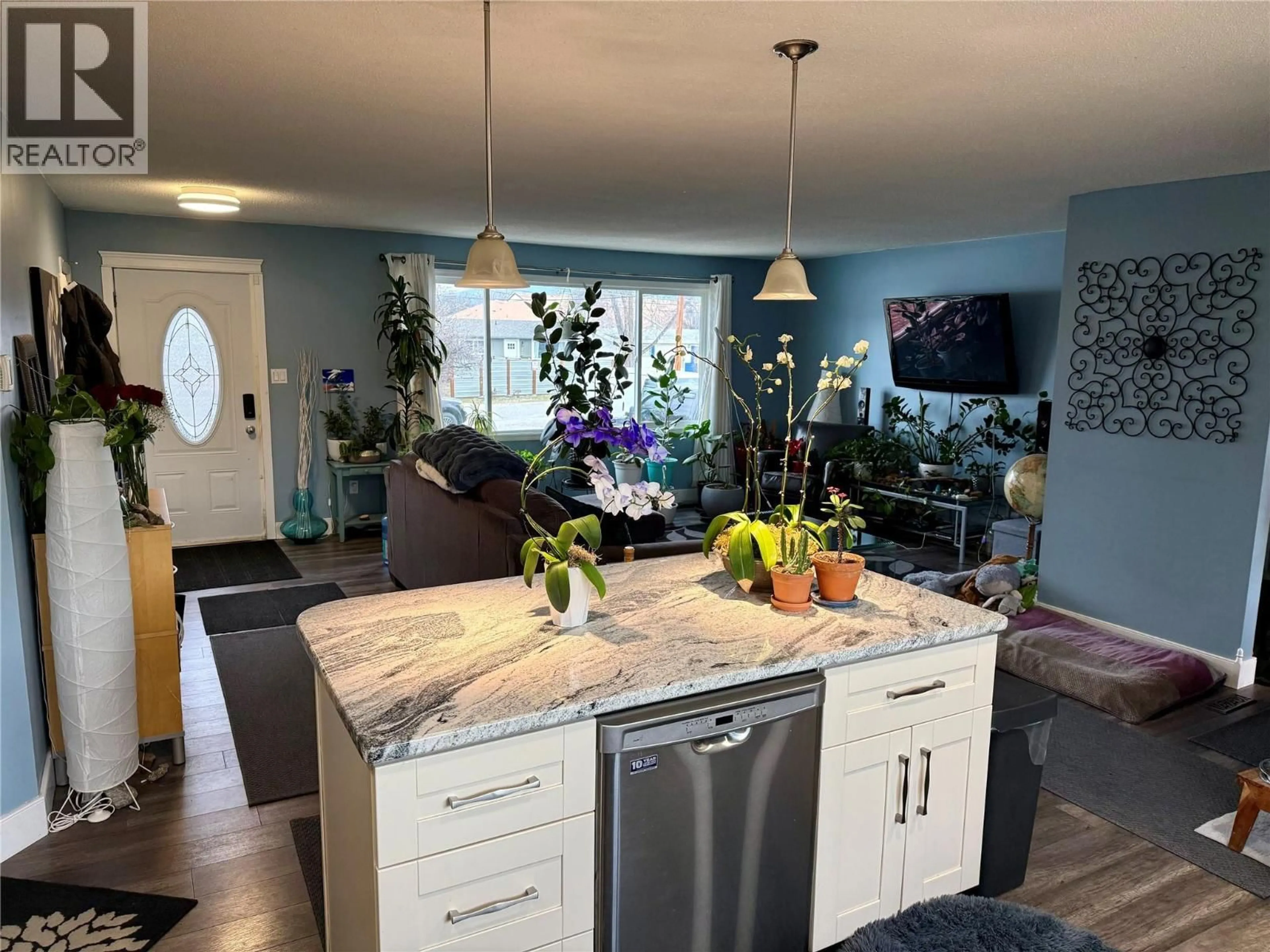 Open concept kitchen, unknown for 1340 MORGAN ROAD, Kelowna British Columbia V1X1V8