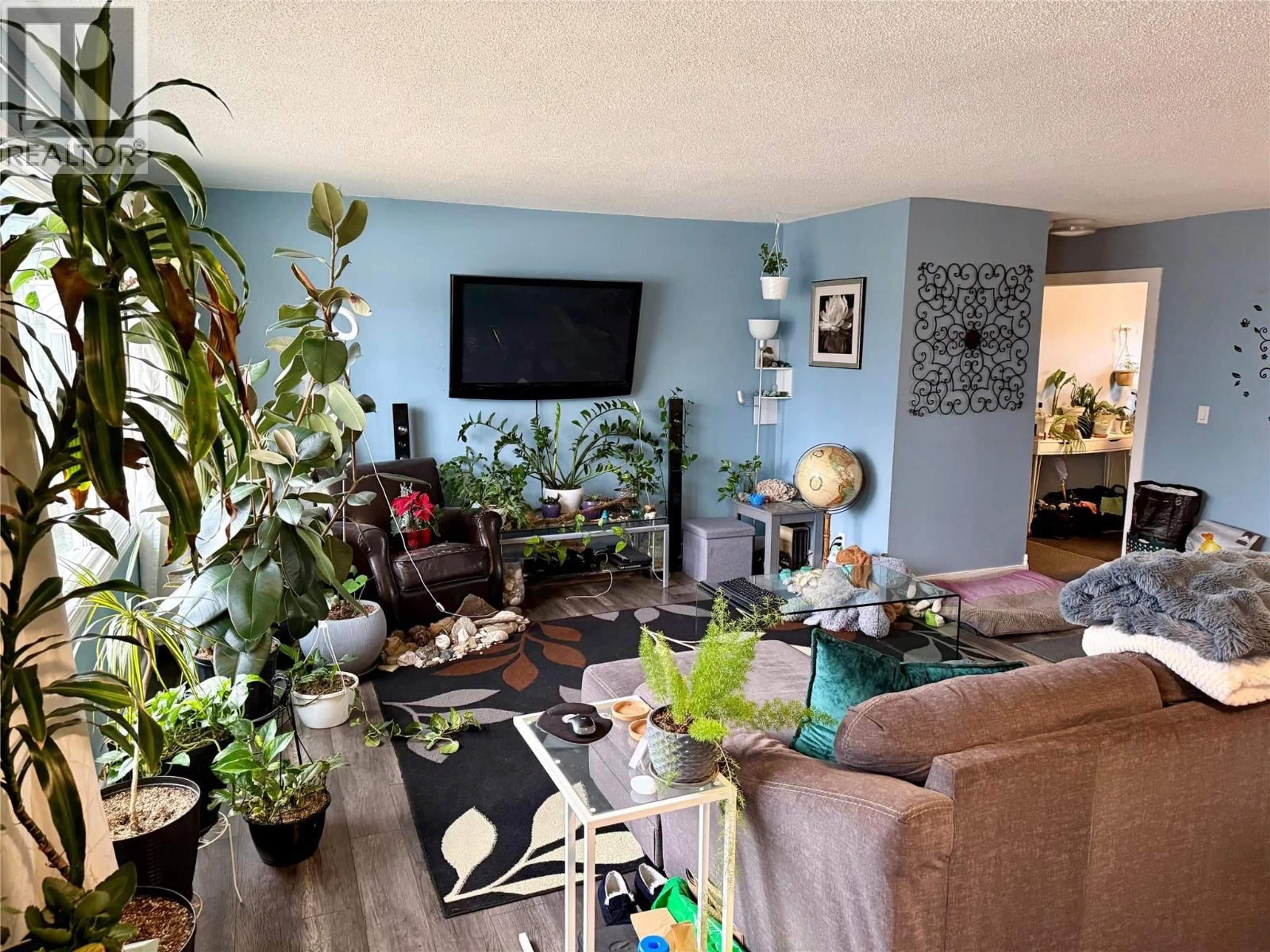 Living room with furniture, unknown for 1340 MORGAN ROAD, Kelowna British Columbia V1X1V8