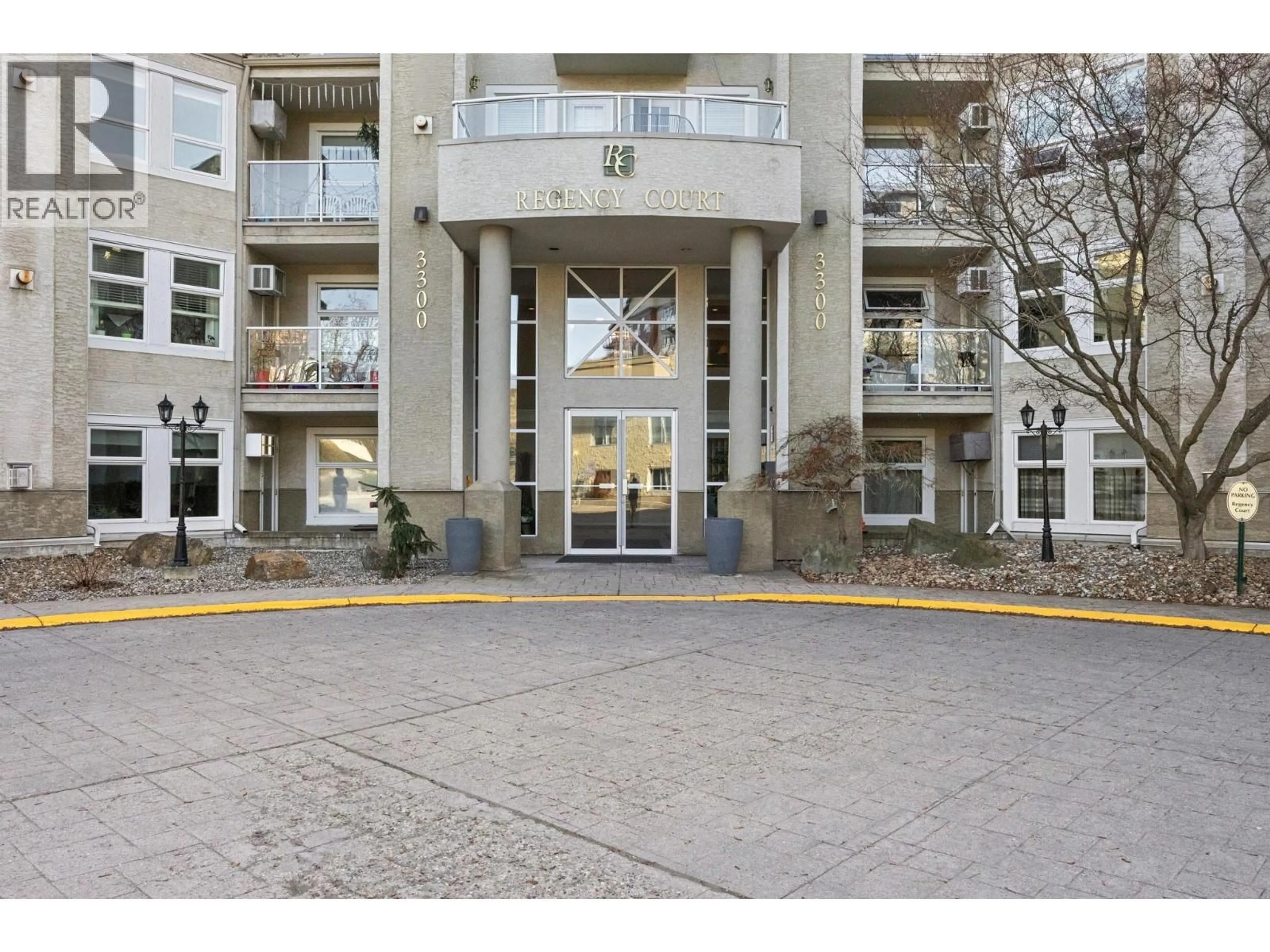 Indoor foyer for 414 - 3300 CENTENNIAL DRIVE, Vernon British Columbia V1T9M5