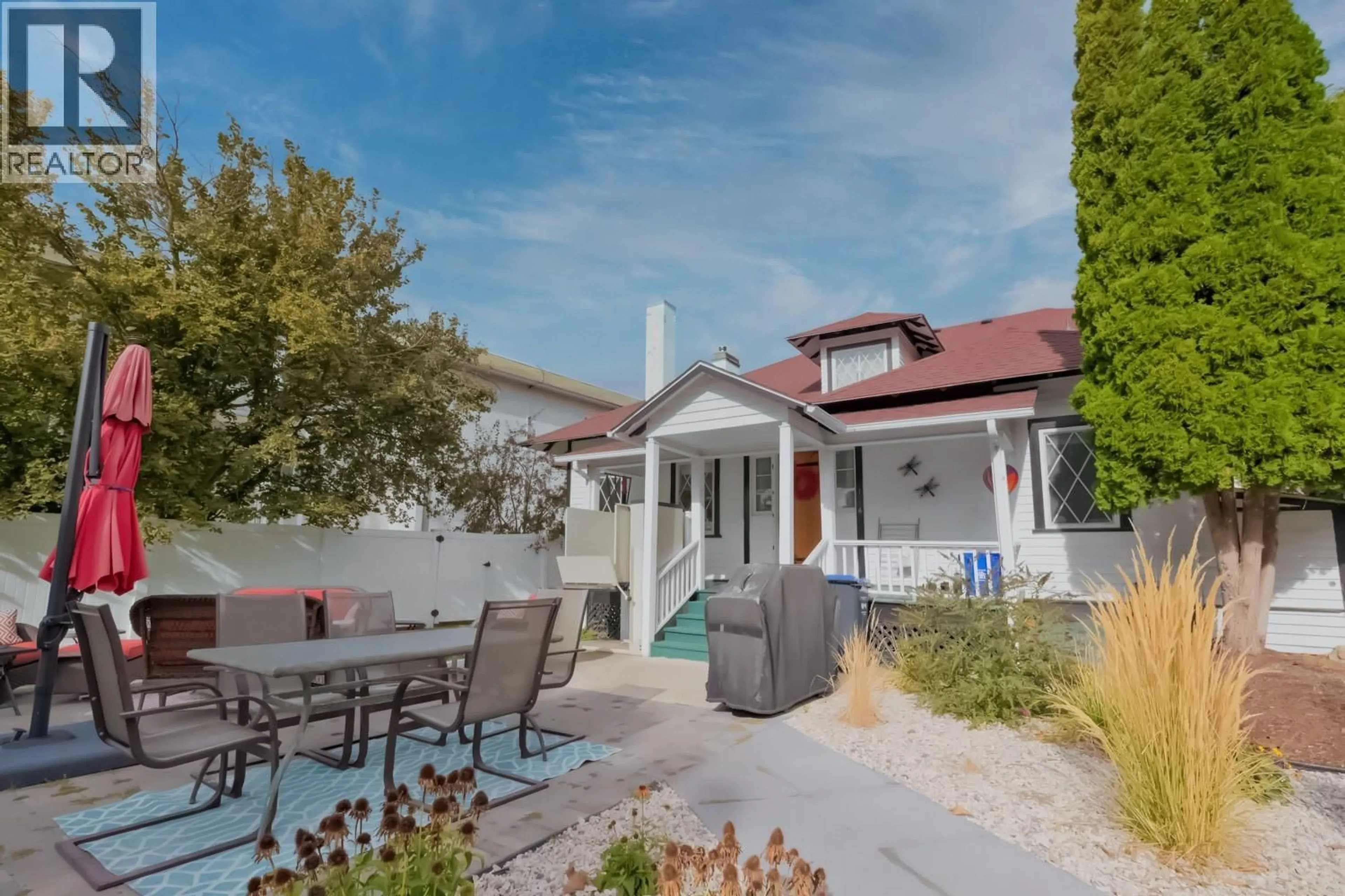 Patio, street for 150 EDMONTON AVENUE, Penticton British Columbia V2A2G8