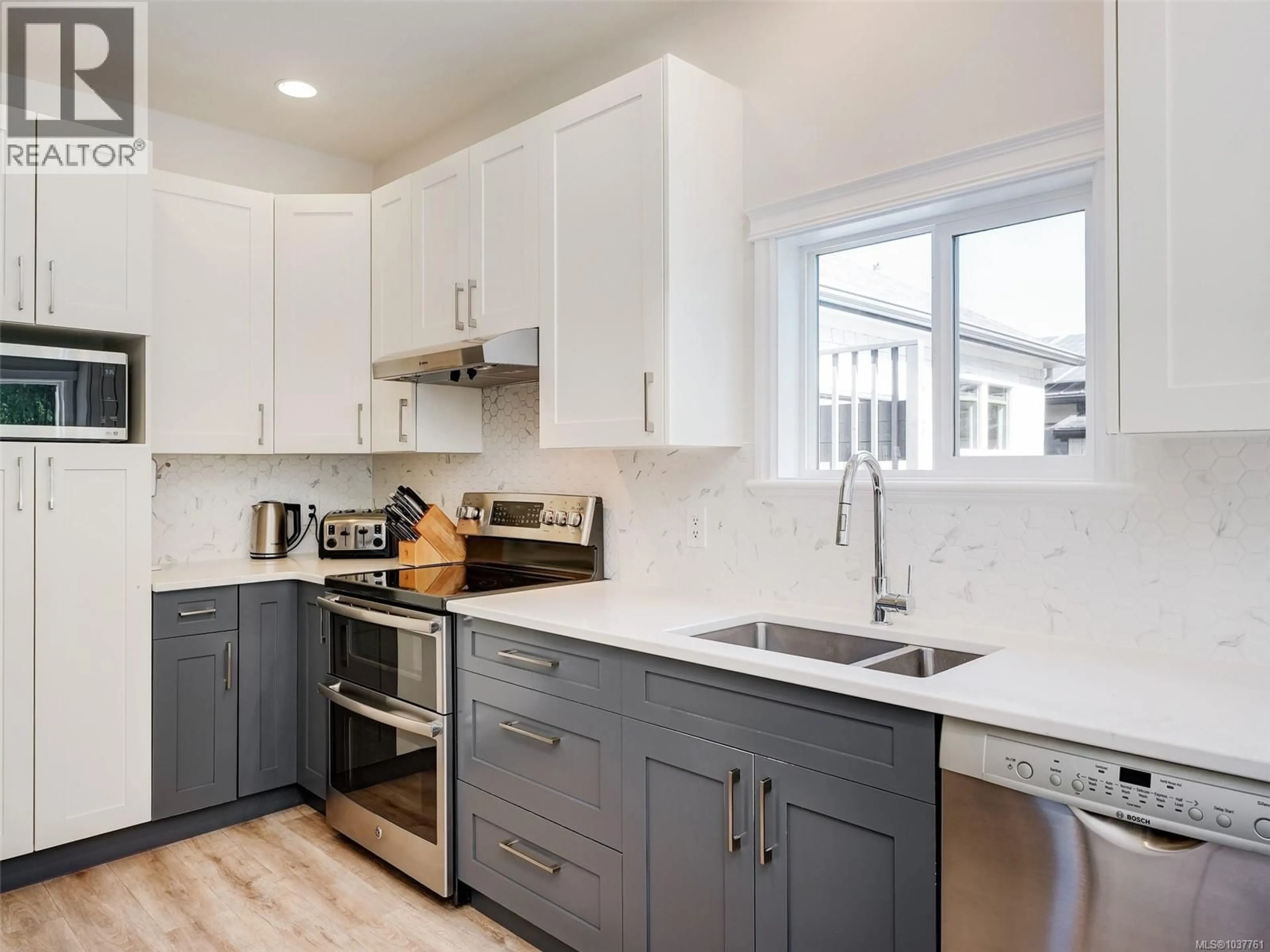 Open concept kitchen, unknown for 2251 EASTDOWNE ROAD, Oak Bay British Columbia V8R5P5