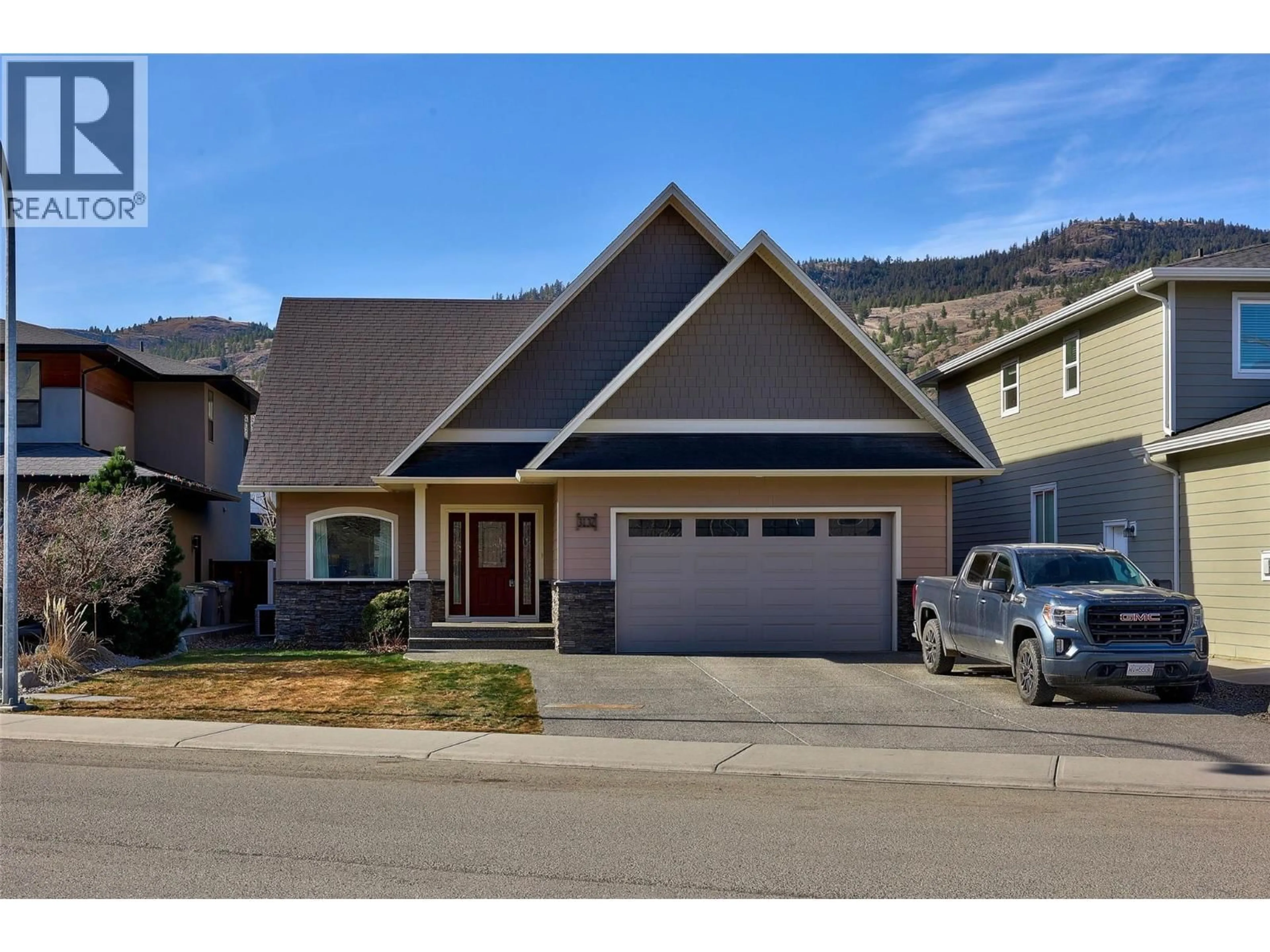 Home with vinyl exterior material, street for 3132 BANK ROAD, Kamloops British Columbia V2B0G2