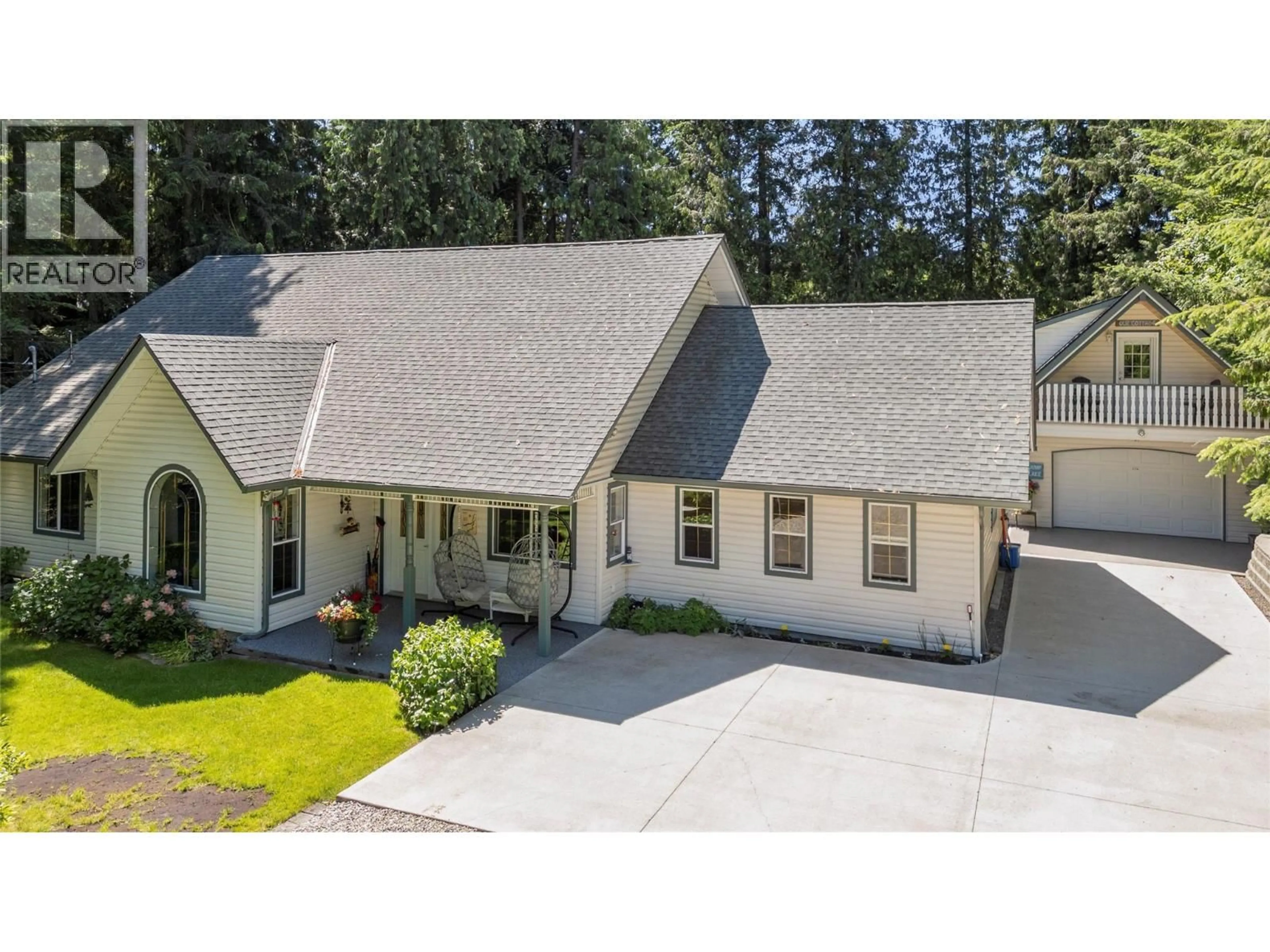 A pic from outside/outdoor area/front of a property/back of a property/a pic from drone, unknown for 1047 WHARF ROAD, Scotch Creek British Columbia V0E1M5