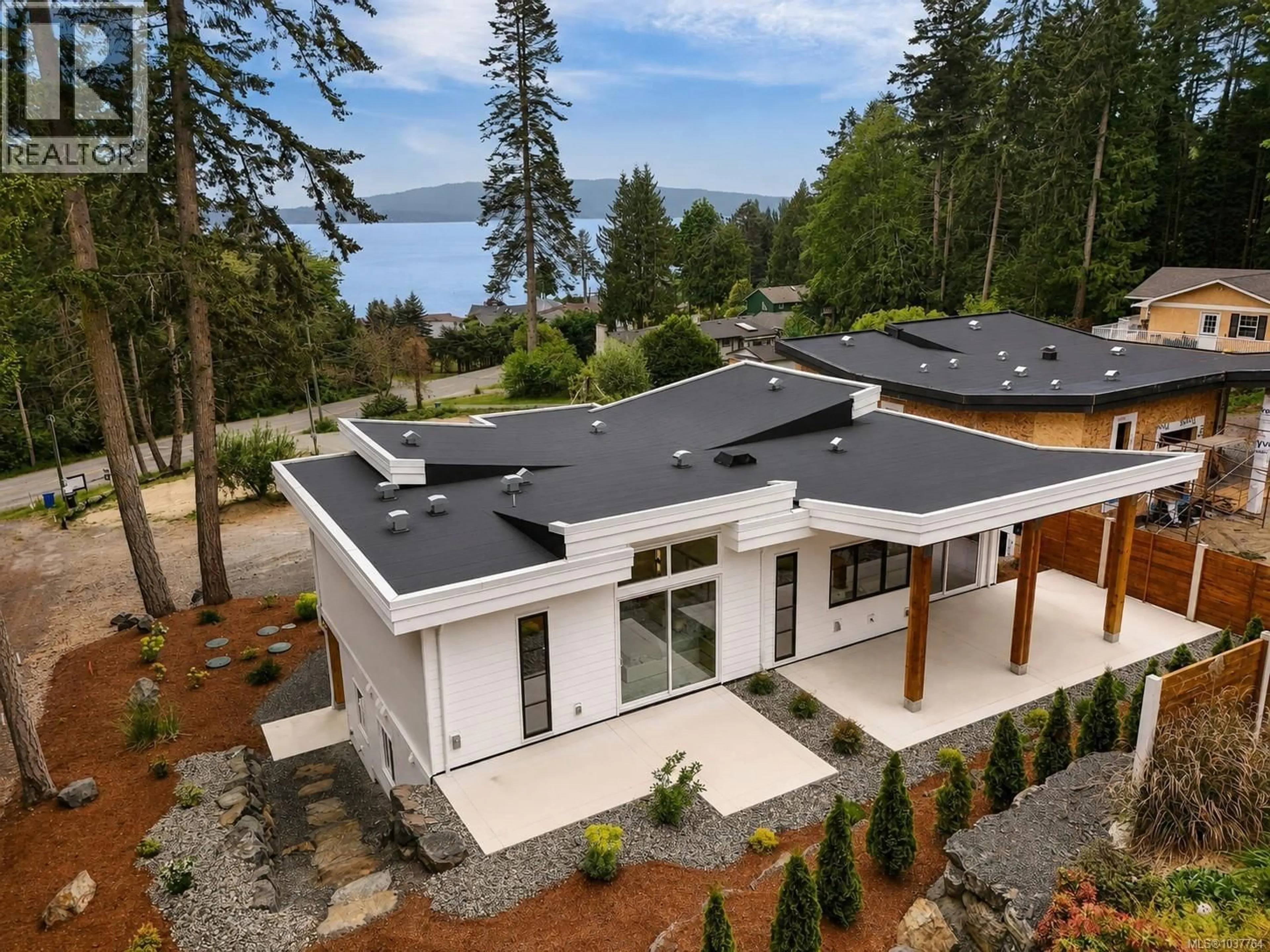 Home with vinyl exterior material, water/lake/river/ocean view for 2528 MILL BAY ROAD, Mill Bay British Columbia V0R2P1