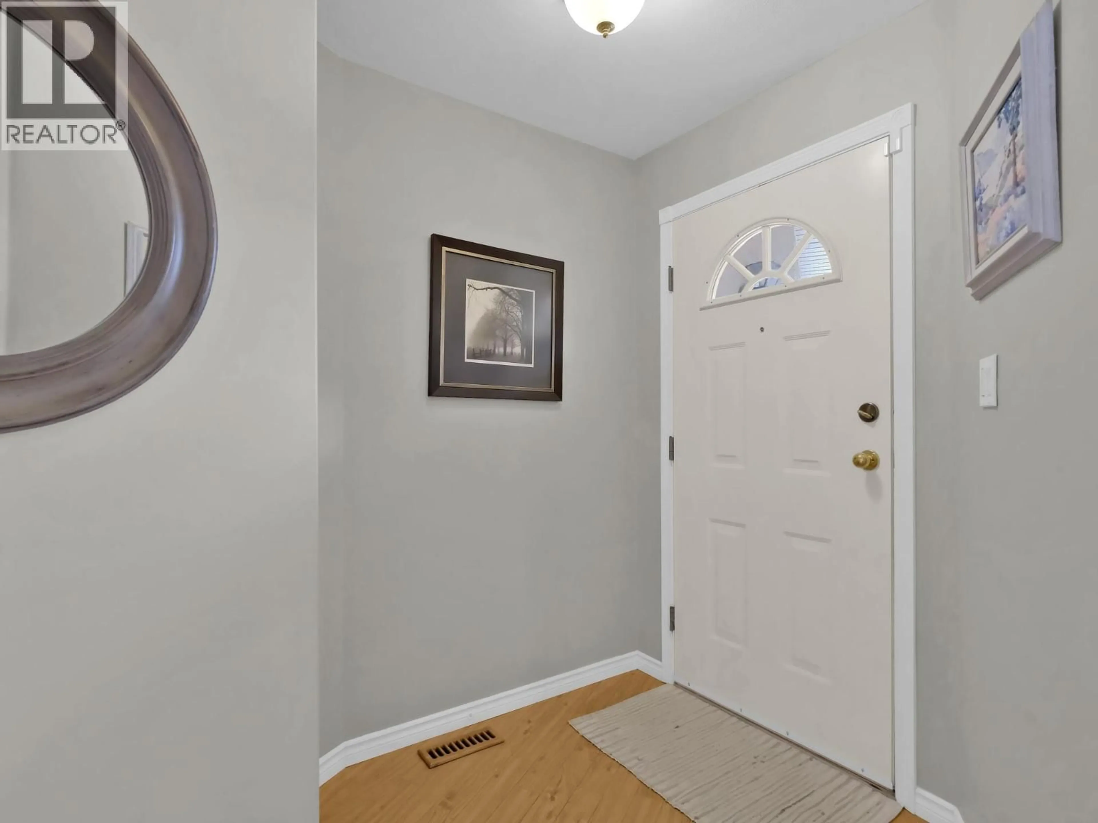 Indoor entryway for 125 - 1634 CARMI AVENUE, Penticton British Columbia V2A8K5