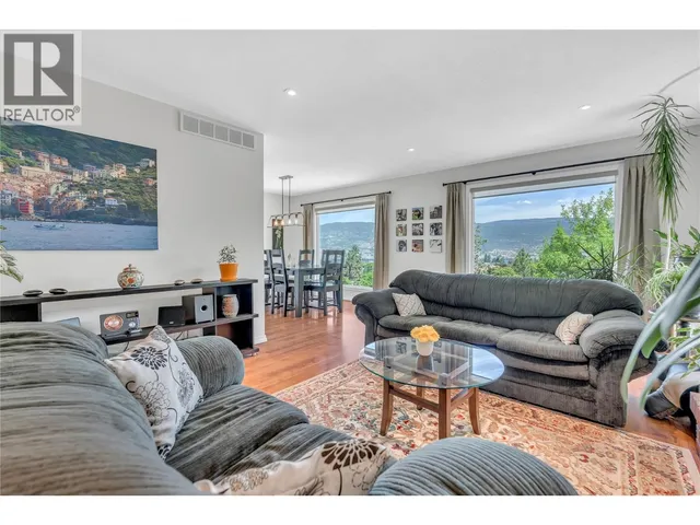 8704 KURODA PLACE, Summerland 4