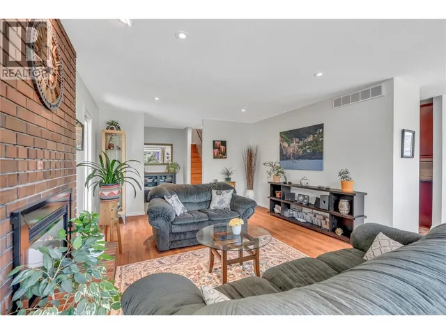 8704 KURODA PLACE, Summerland 5