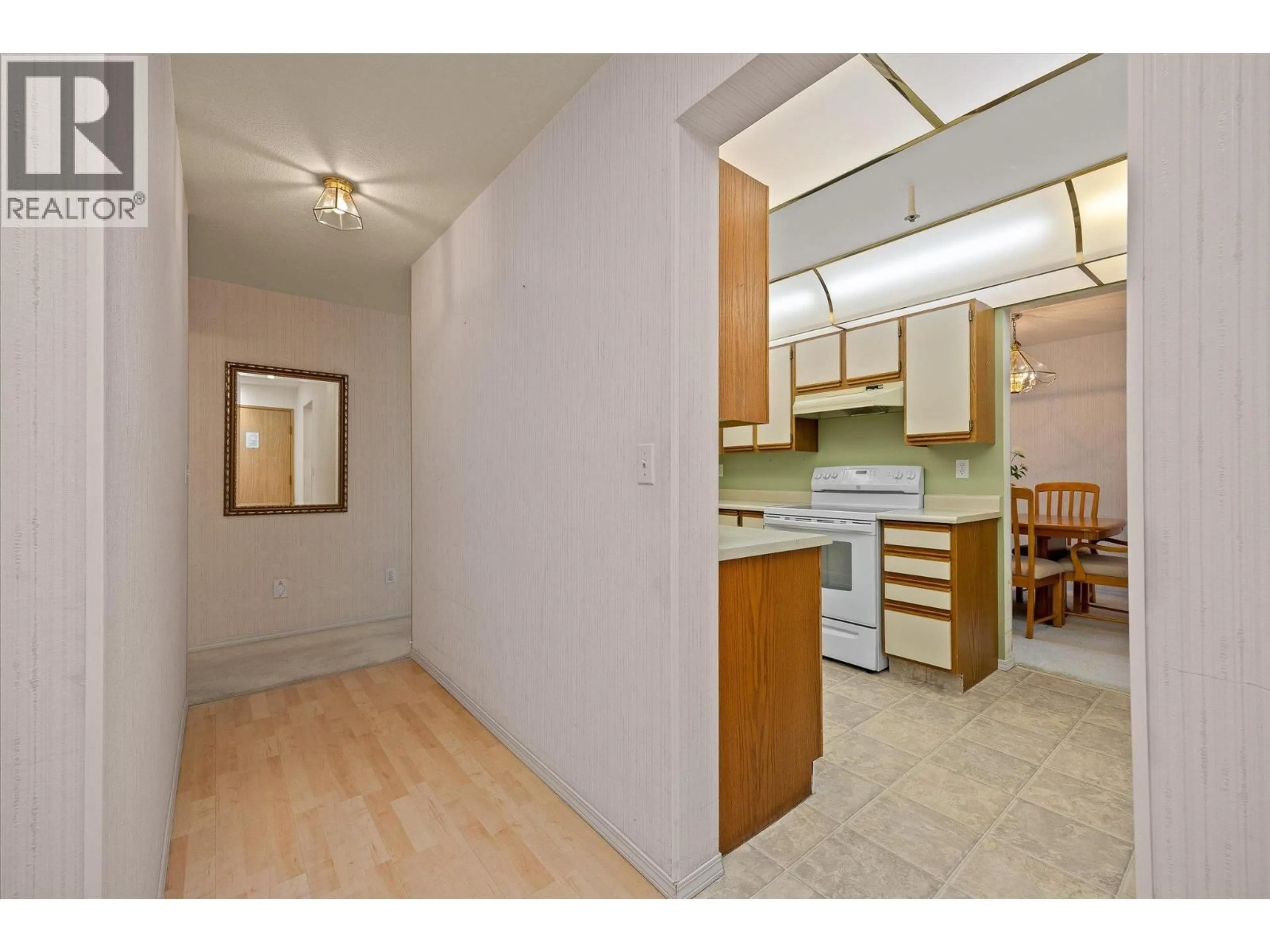 Standard kitchen, unknown for 306 - 1045 SUTHERLAND AVENUE, Kelowna British Columbia V1Y5Y1