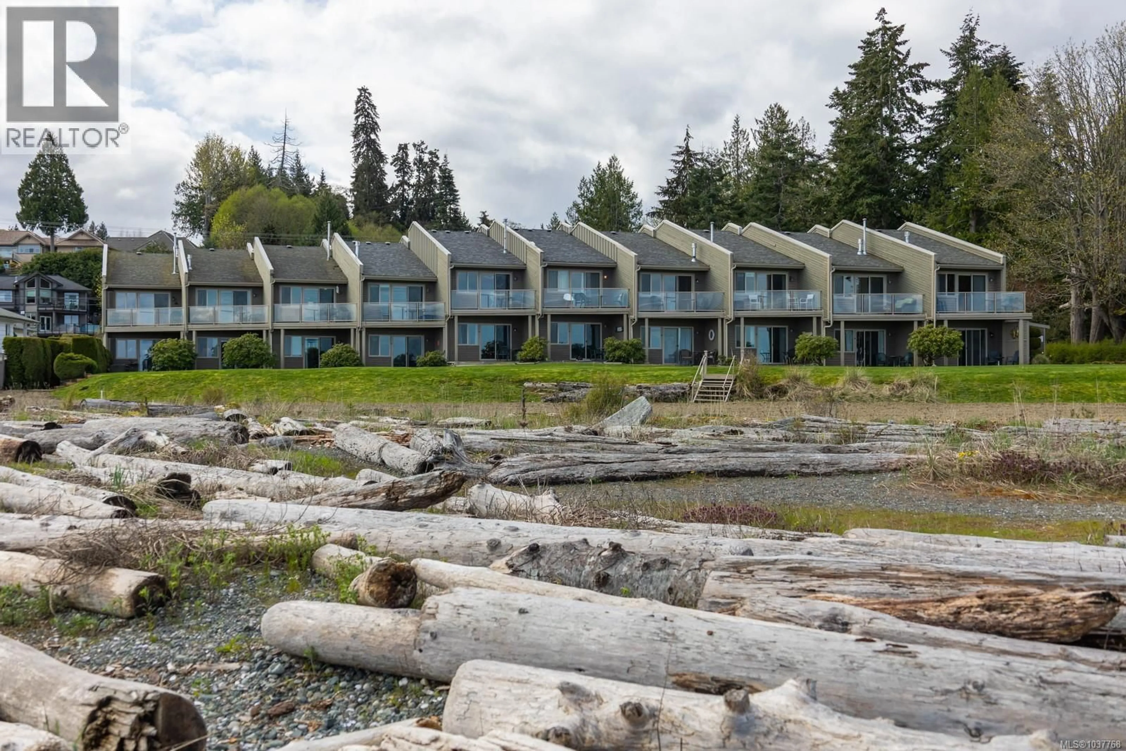 Patio, water/lake/river/ocean view for 220 - 3295 ISLAND HIGHWAY WEST, Qualicum Beach British Columbia V9K2C6