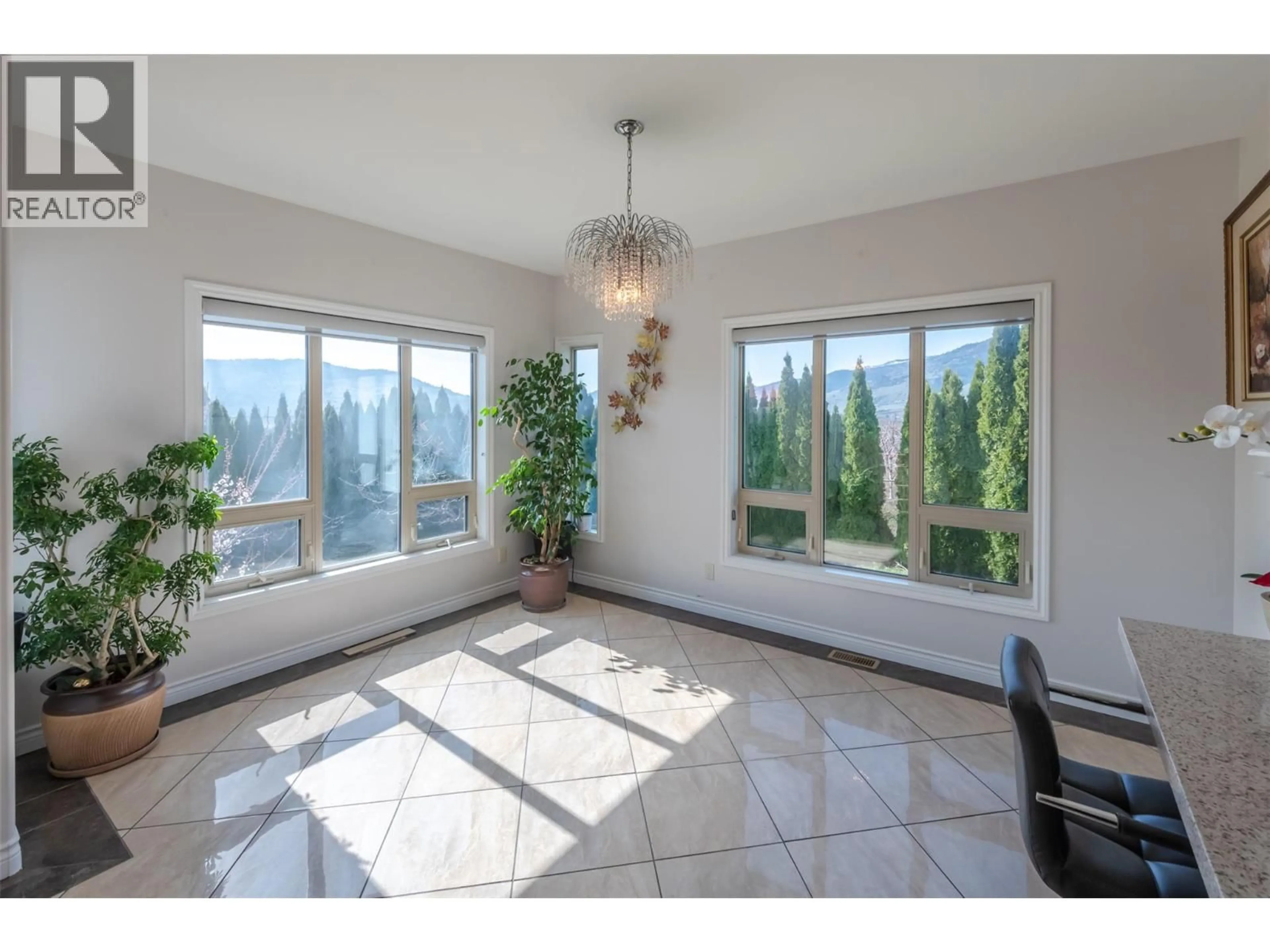 Indoor foyer for 1095 FAIRVIEW ROAD, Oliver British Columbia V0H1T1