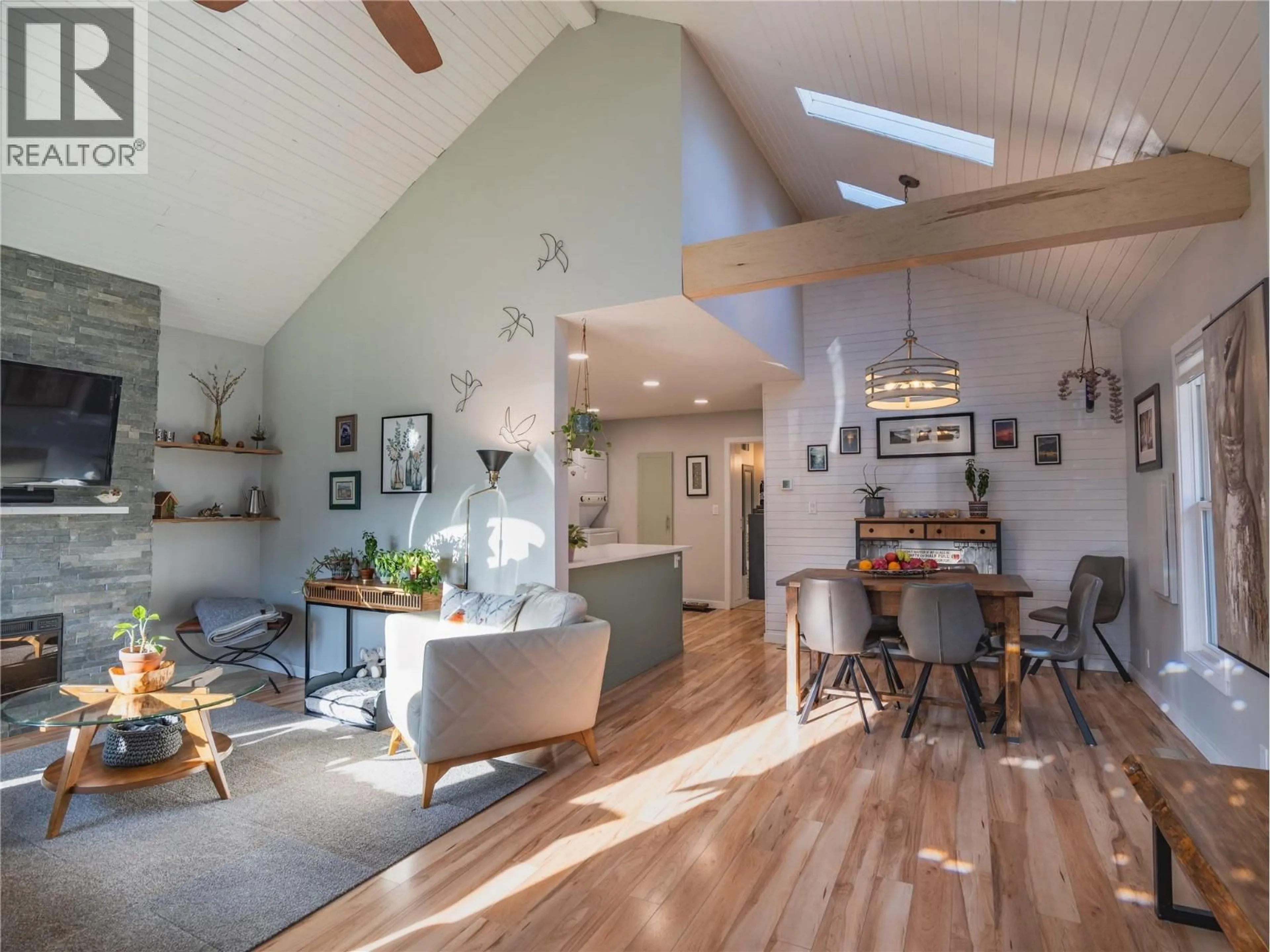 Open concept kitchen, unknown for 505 RENE AVENUE, Penticton British Columbia V2A1P1