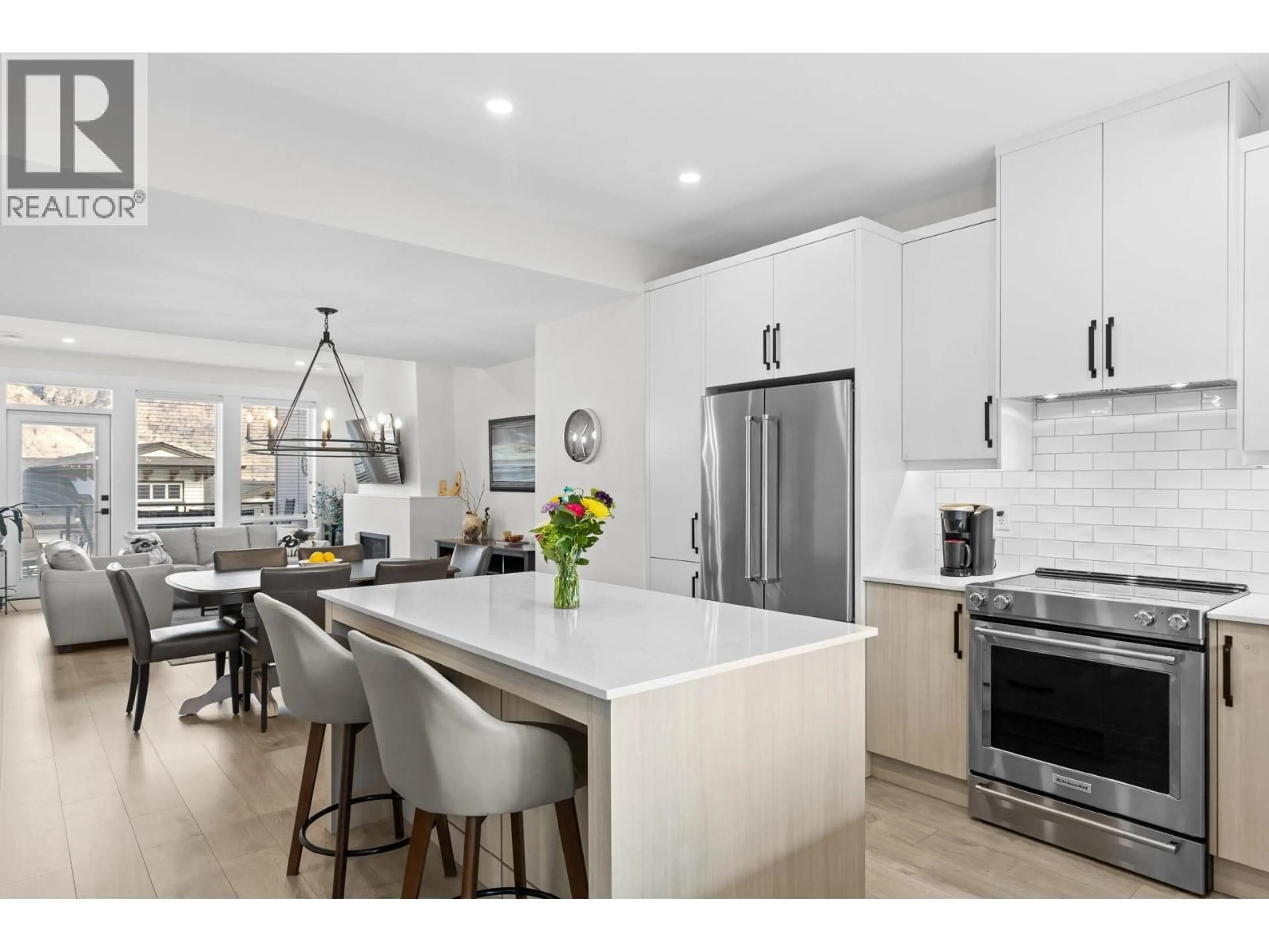 Open concept kitchen, ceramic/tile floor for 50 - 8000 VEDETTE DRIVE, Osoyoos British Columbia V0H1V2