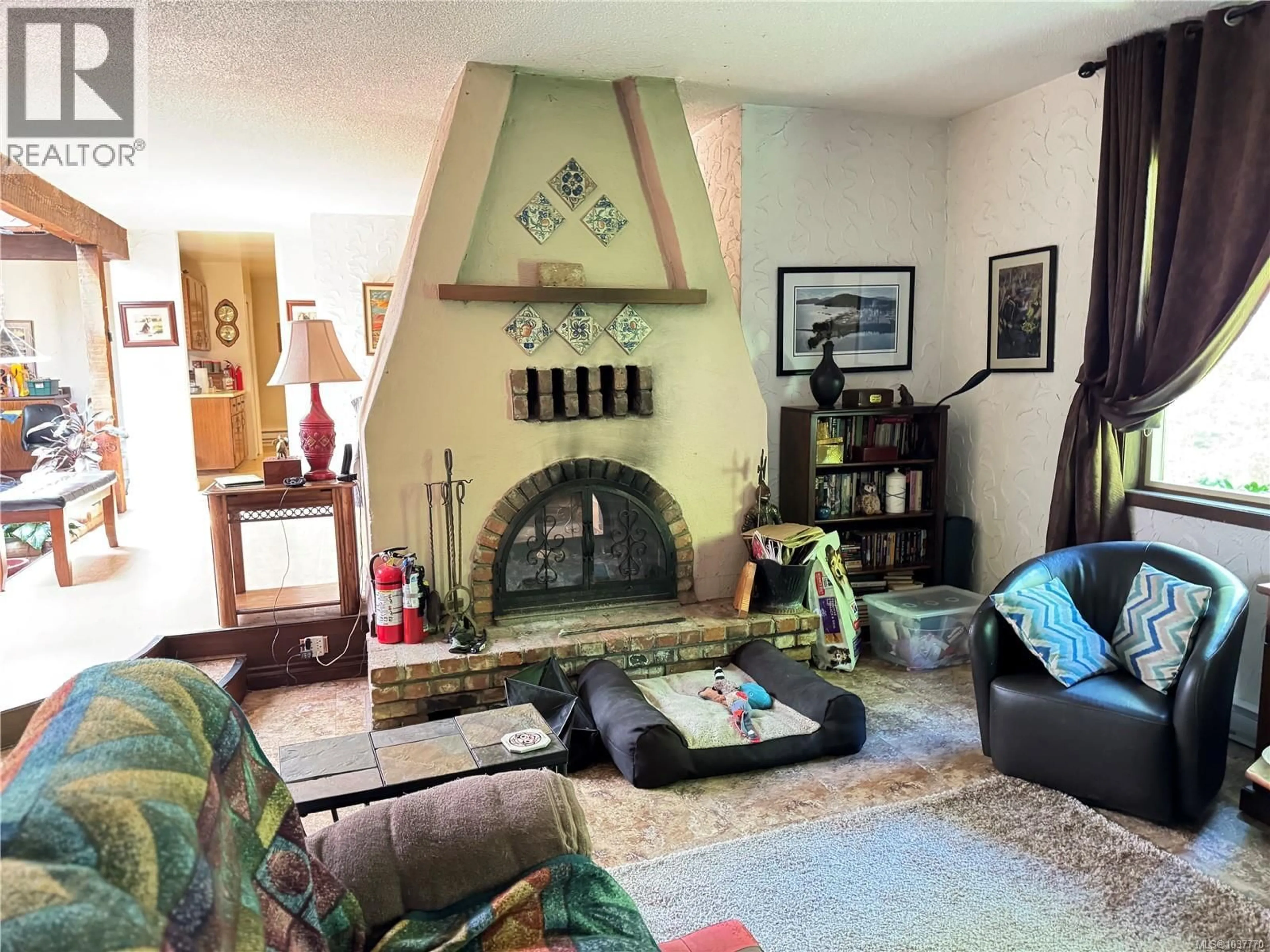 Living room with furniture, unknown for 2980 JACKSON ROAD, Duncan British Columbia V9L6N7