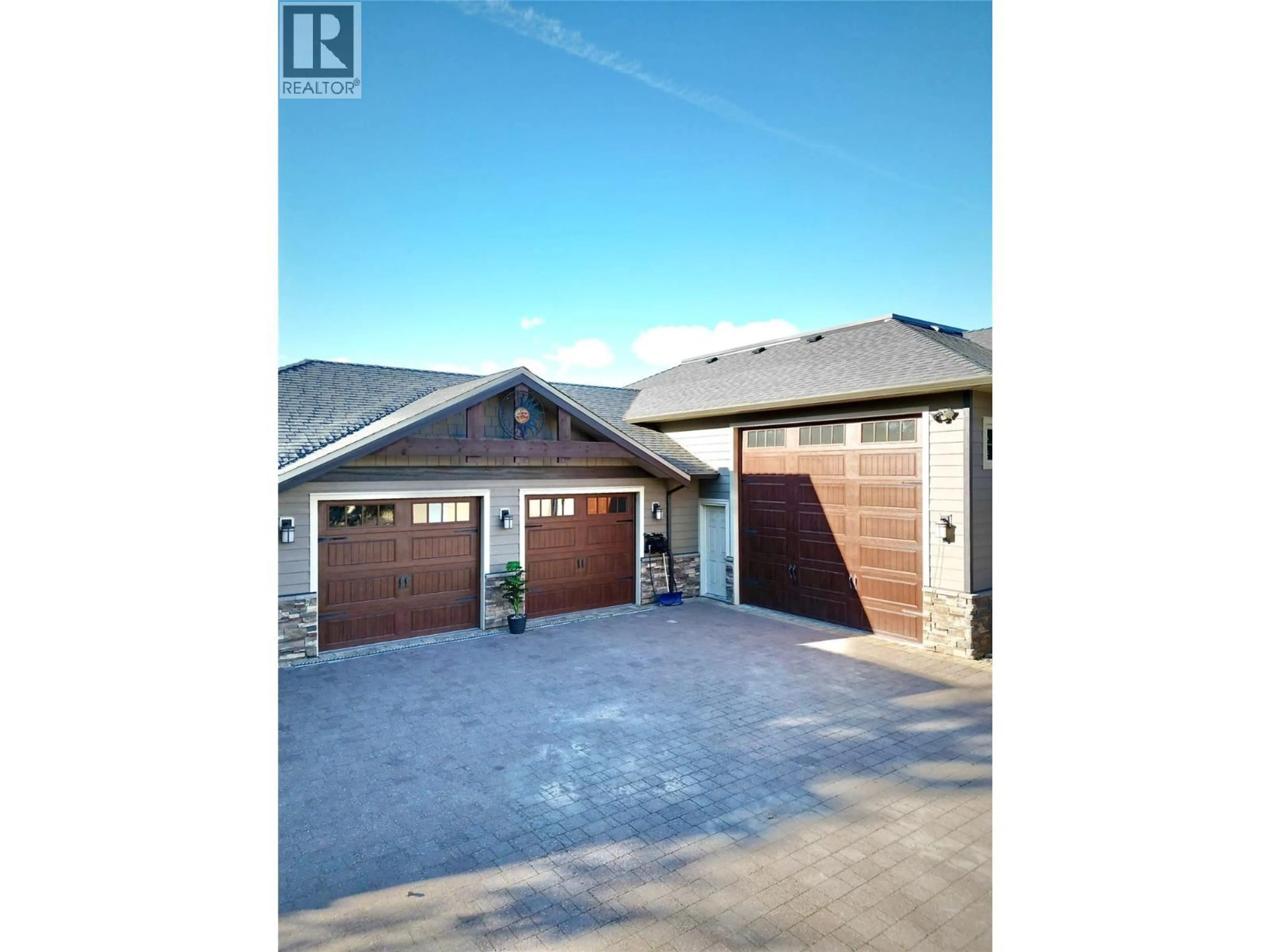 Indoor garage for 69 SWALLOWS PLACE, Vernon British Columbia V1H1F4