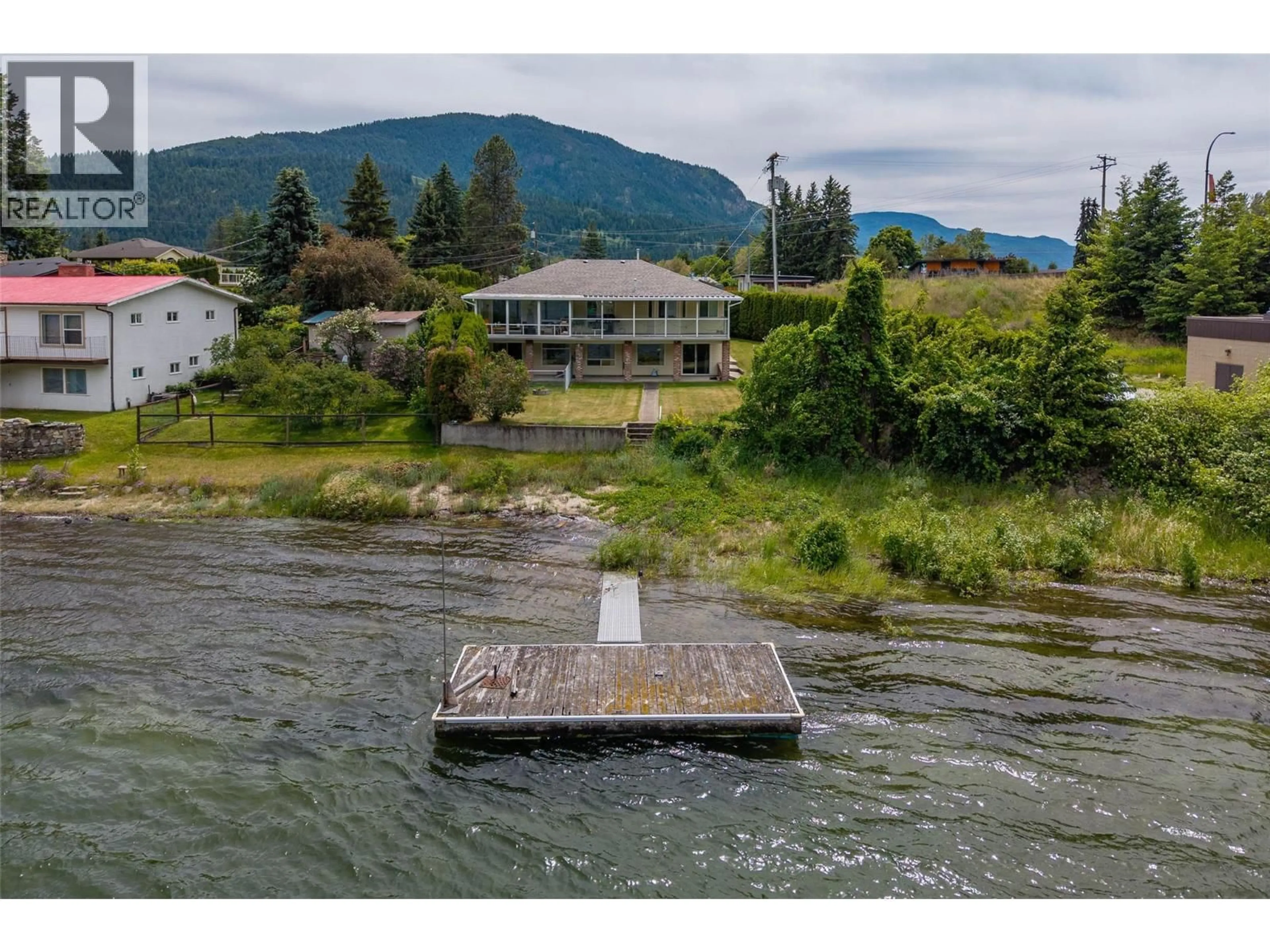 A pic from outside/outdoor area/front of a property/back of a property/a pic from drone, water/lake/river/ocean view for 634 HYSOP PLACE, Chase British Columbia V0E1M0