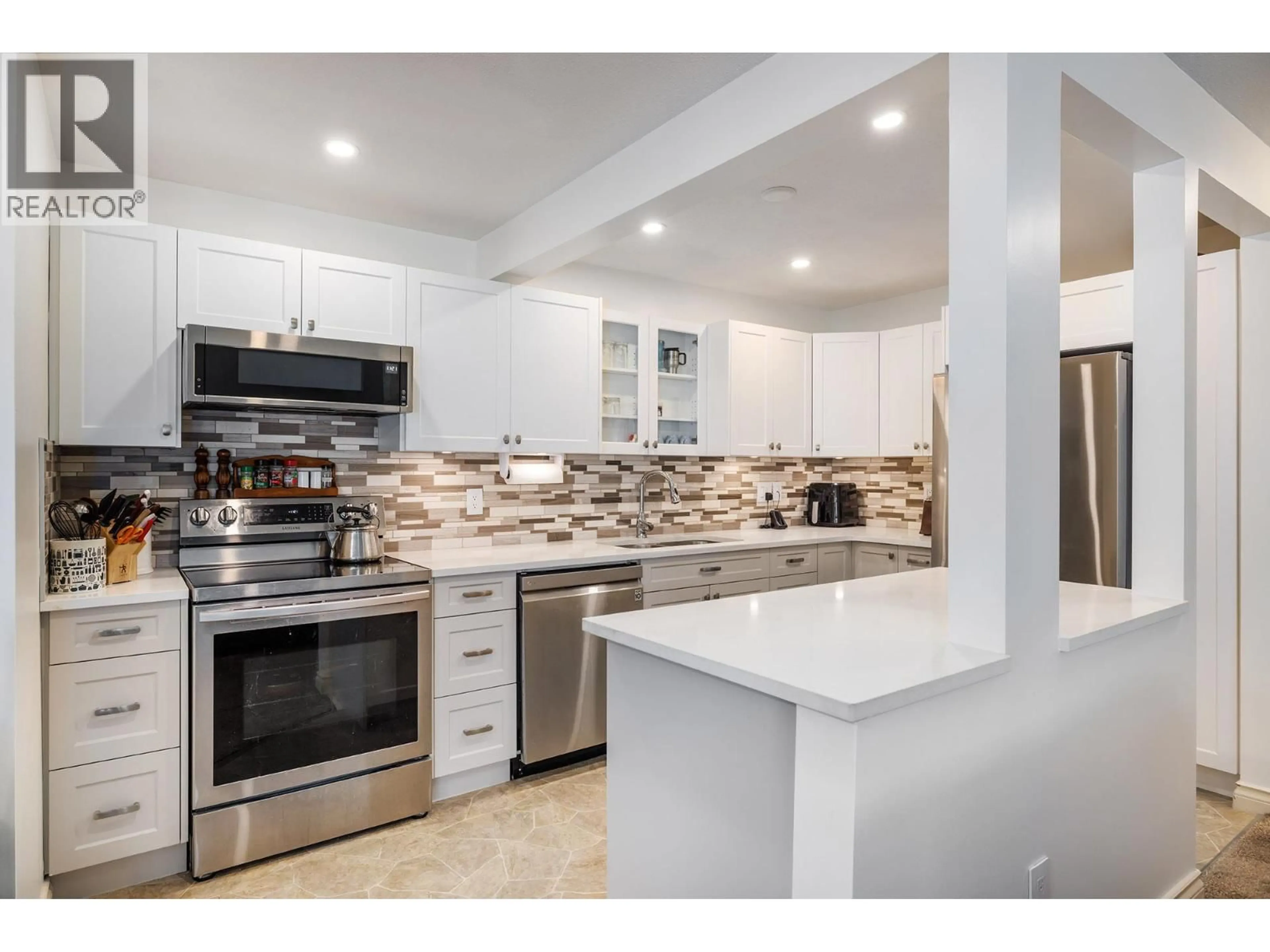 Open concept kitchen, ceramic/tile floor for 110 - 3815 BROWN ROAD, Westbank British Columbia V4T1R8