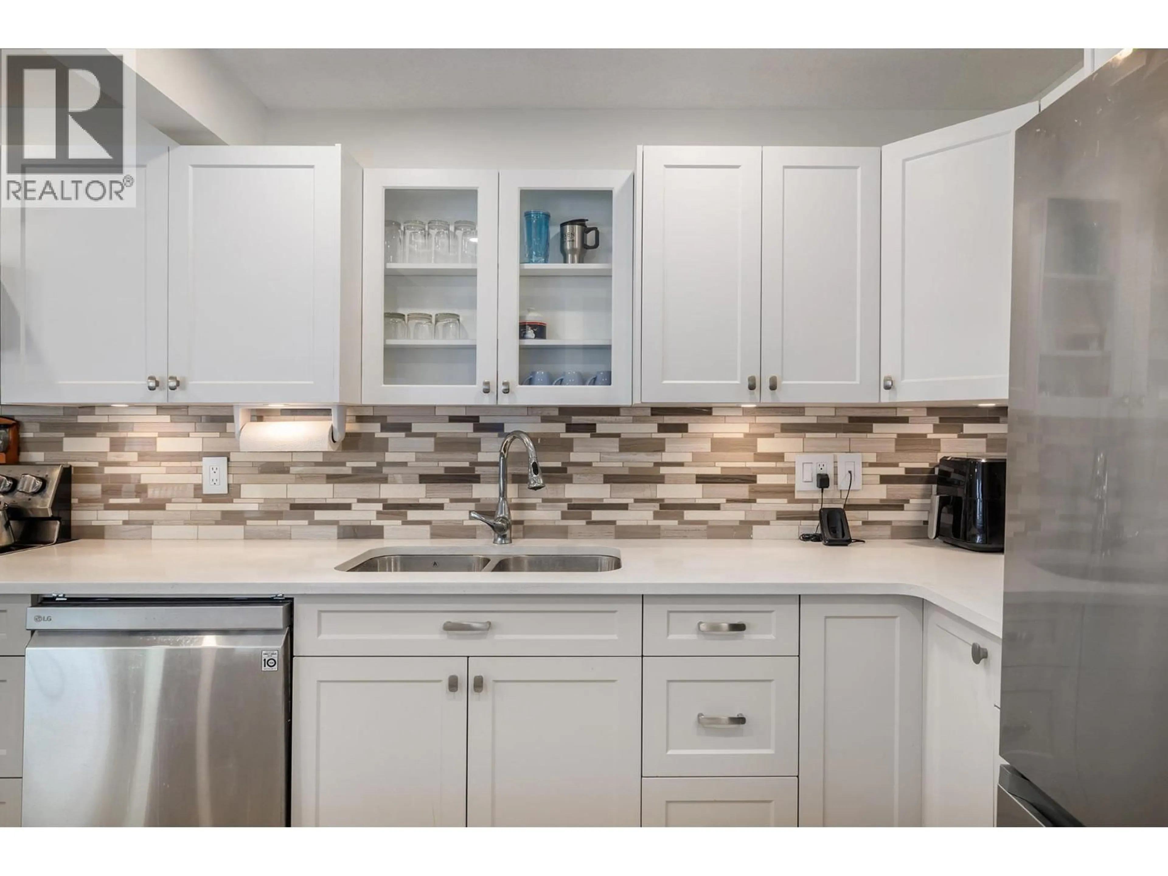 Open concept kitchen, ceramic/tile floor for 110 - 3815 BROWN ROAD, Westbank British Columbia V4T1R8