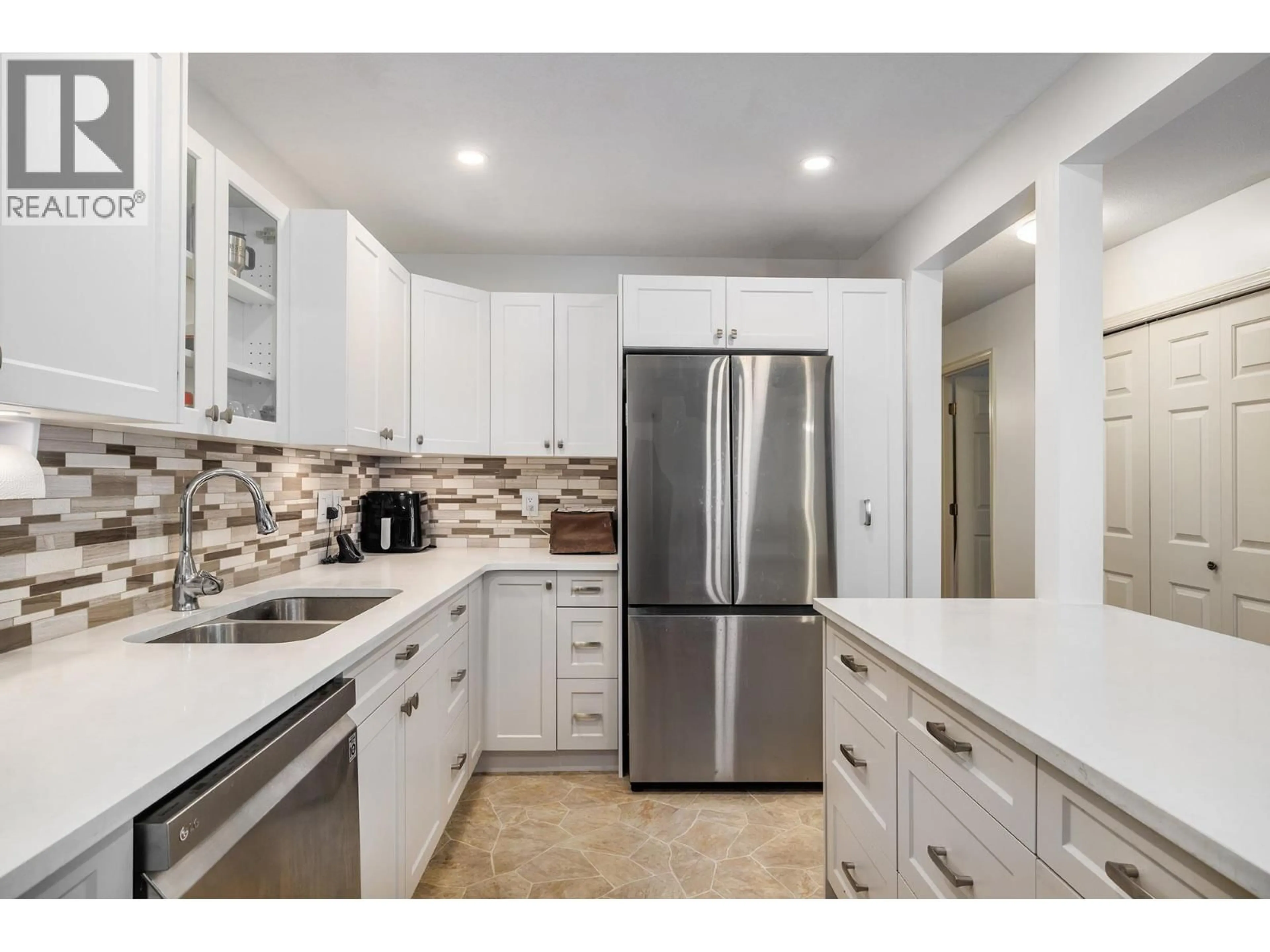 Open concept kitchen, ceramic/tile floor for 110 - 3815 BROWN ROAD, Westbank British Columbia V4T1R8