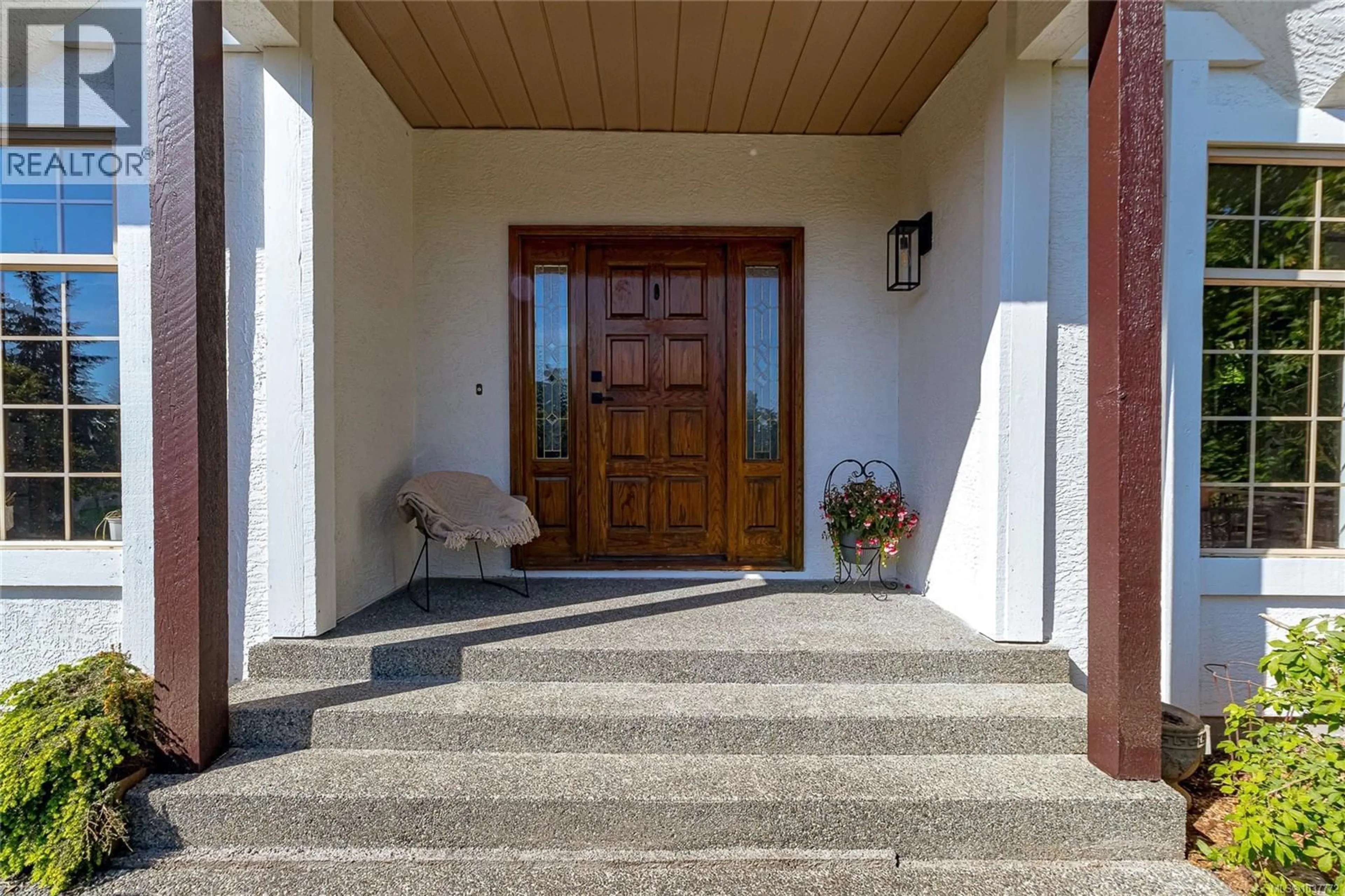 Indoor foyer for 1855 CAMAS DRIVE, North Saanich British Columbia V8L5N6