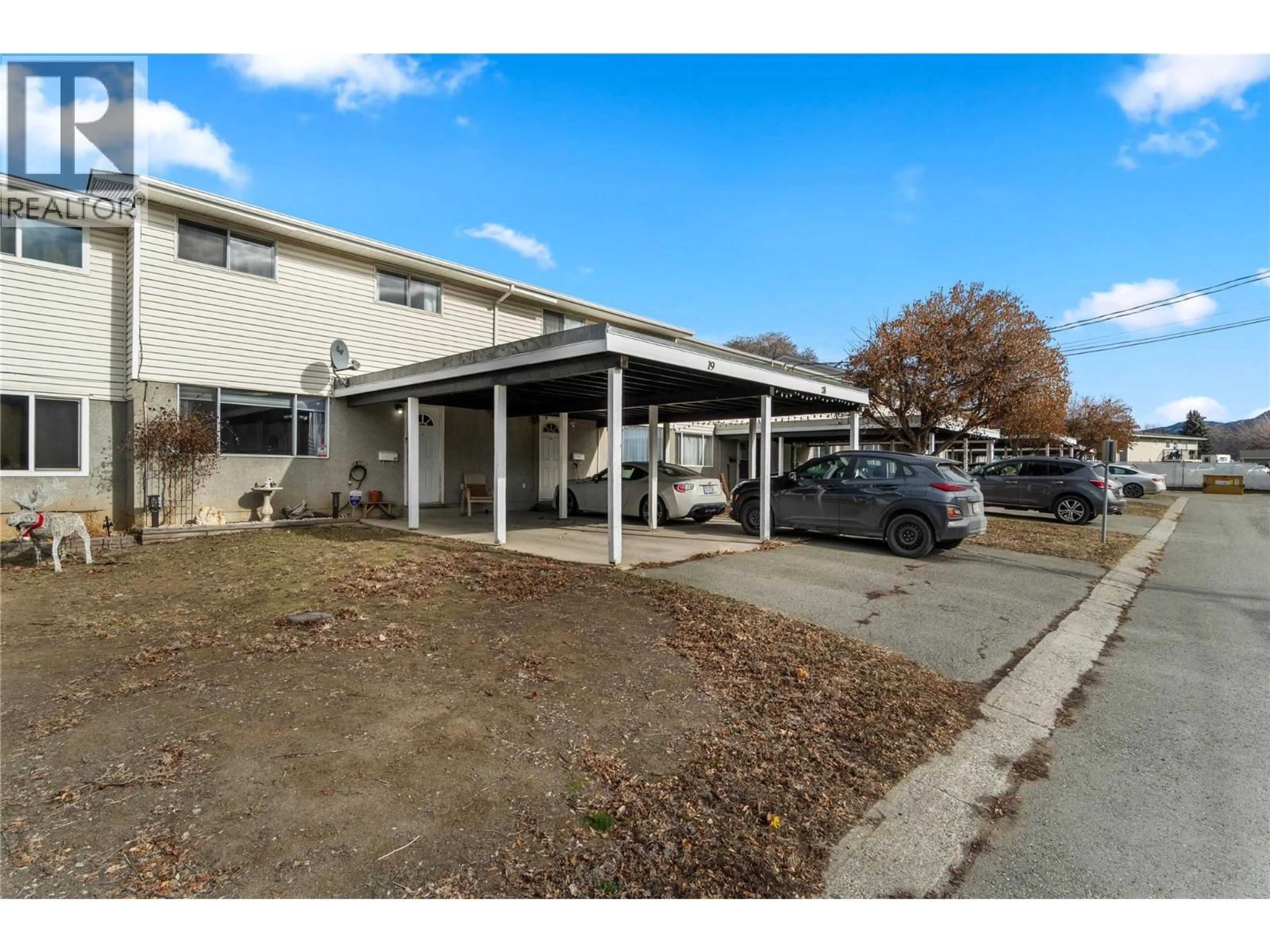 A pic from outside/outdoor area/front of a property/back of a property/a pic from drone, street for 19 - 1173 PONLEN STREET, Kamloops British Columbia V2B5N4
