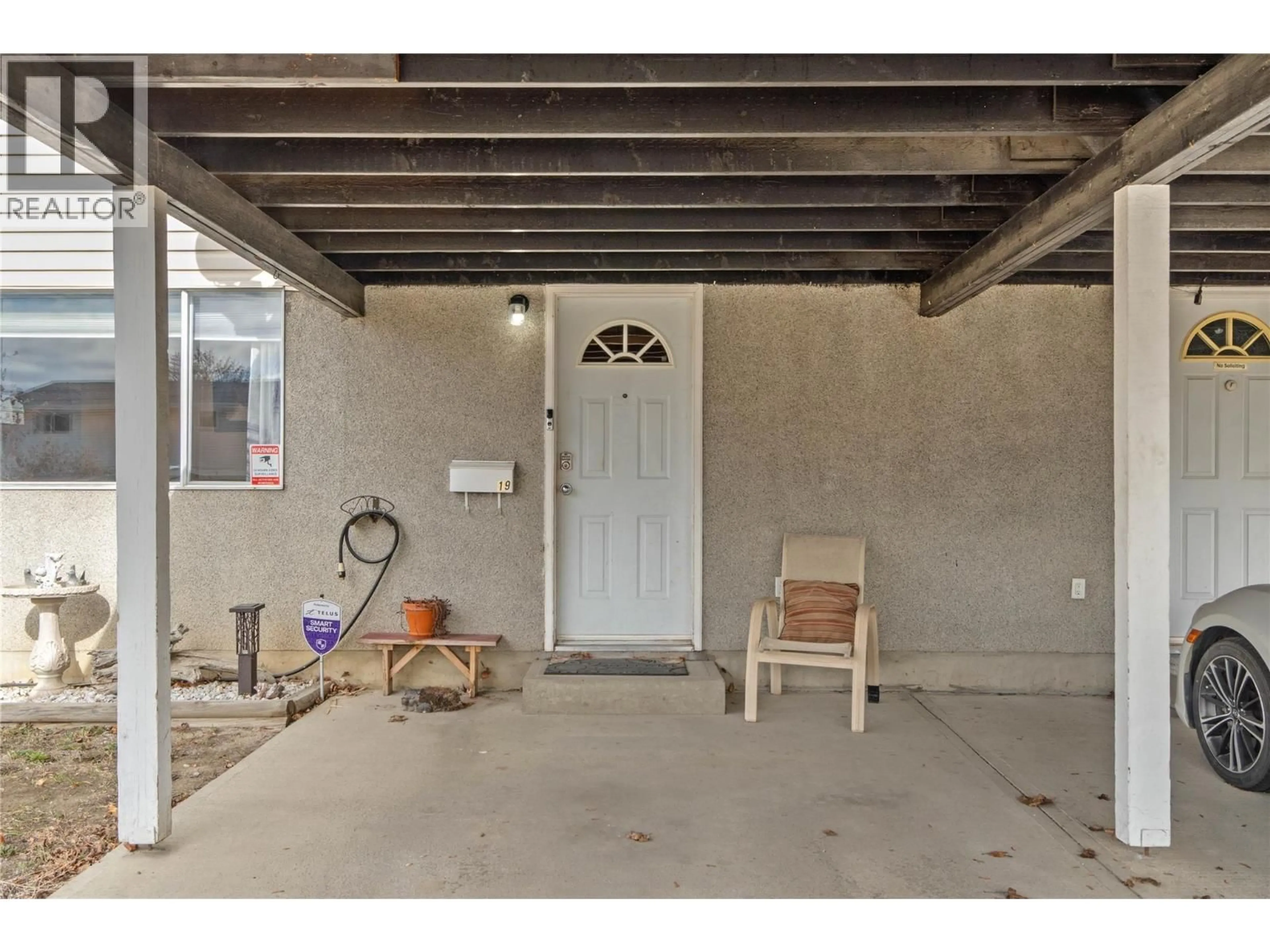 Indoor entryway for 19 - 1173 PONLEN STREET, Kamloops British Columbia V2B5N4