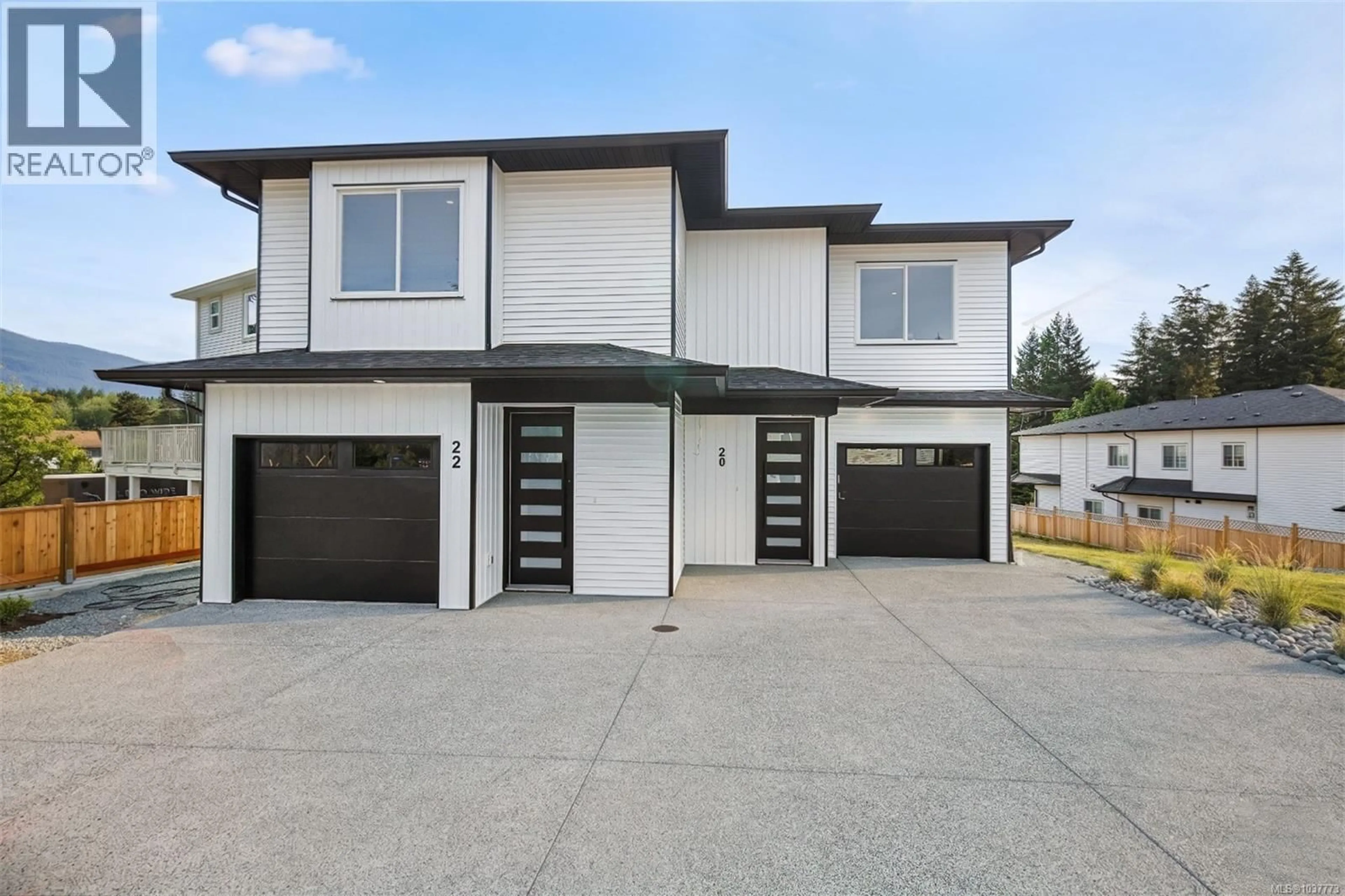 Home with vinyl exterior material, street for 20 LEAM ROAD, Nanaimo British Columbia V9T3N7