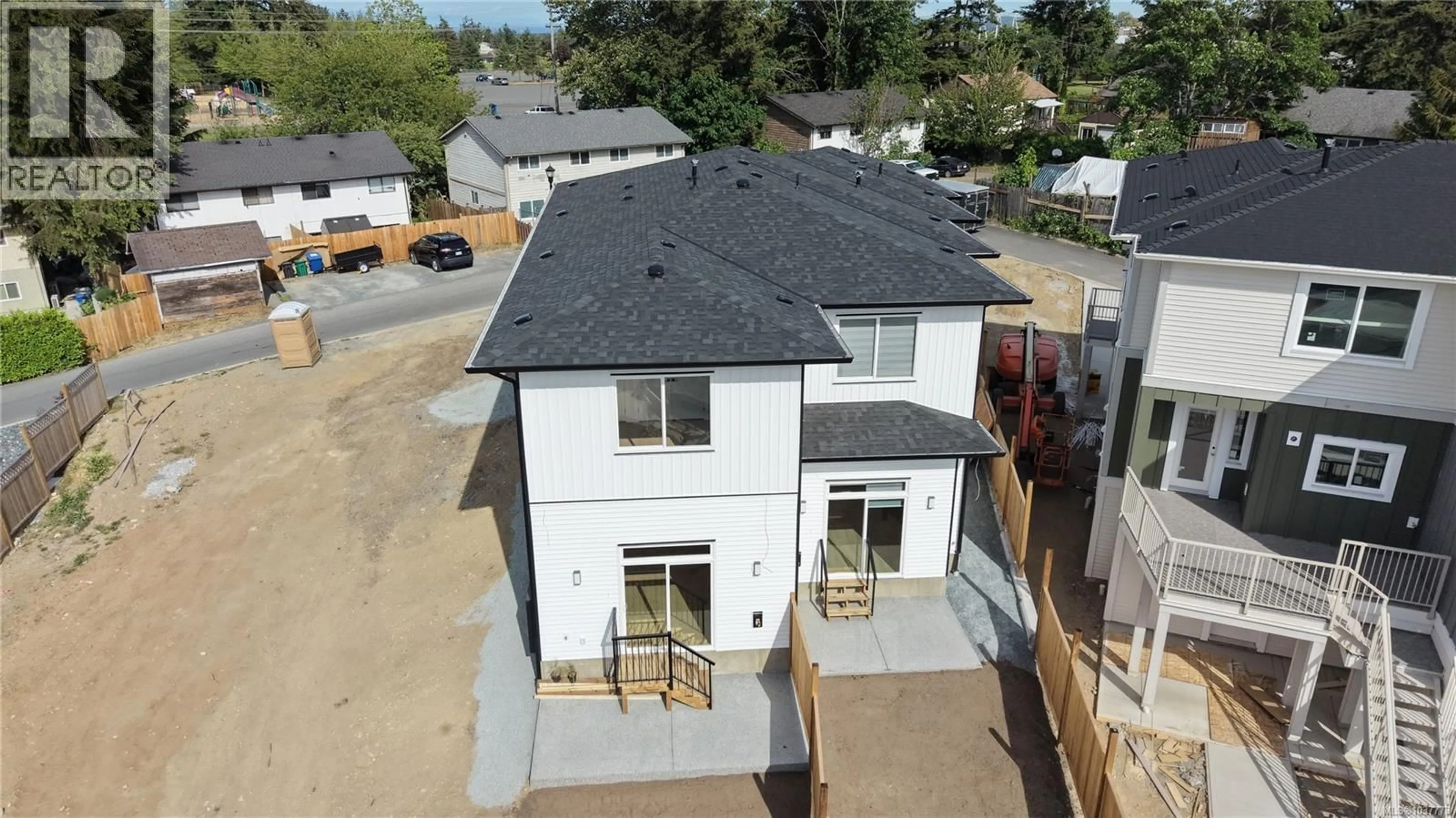 A pic from outside/outdoor area/front of a property/back of a property/a pic from drone, building for 20 LEAM ROAD, Nanaimo British Columbia V9T3N7