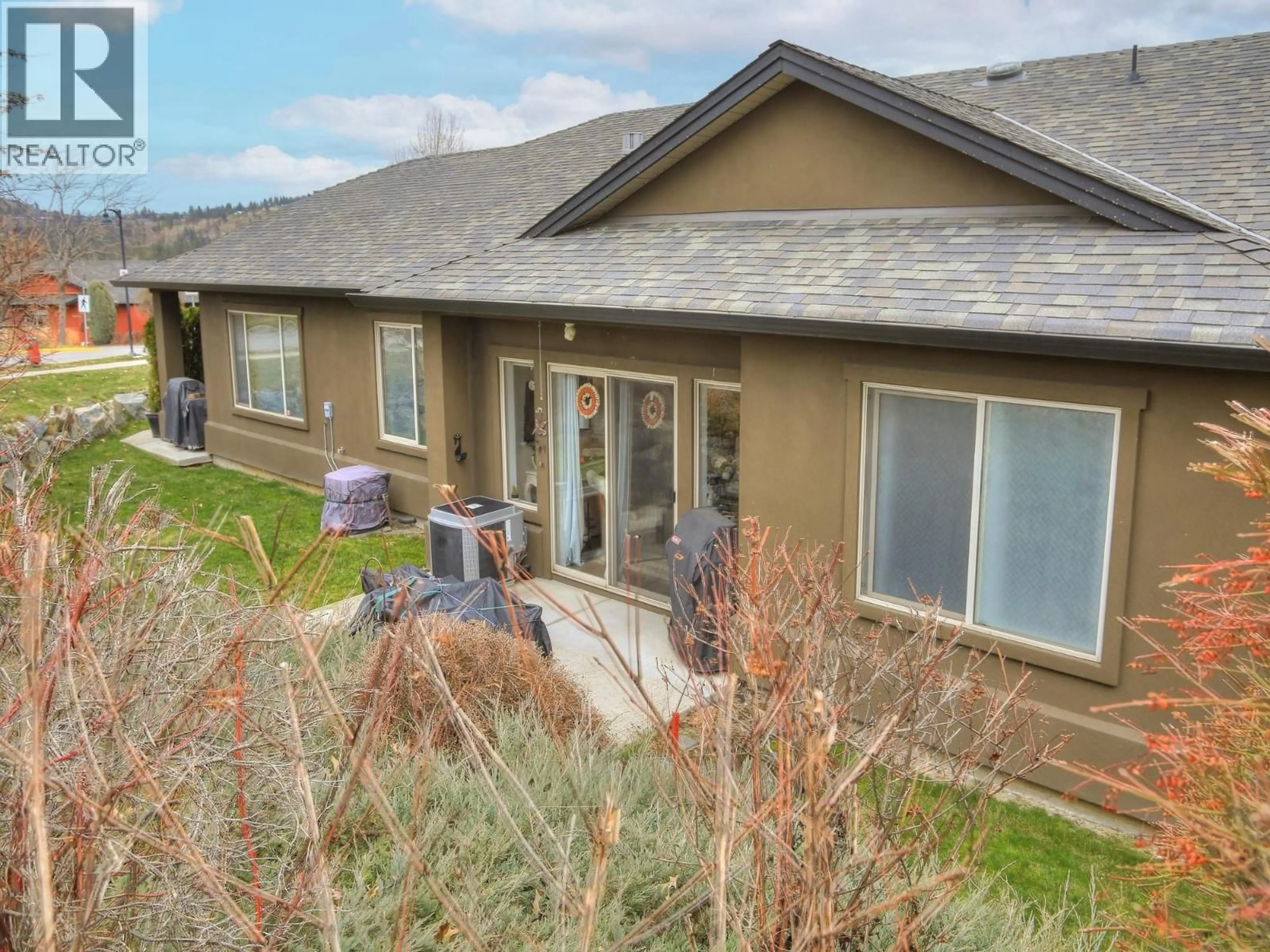 Home with vinyl exterior material, unknown for 3871 SONOMA PINES DRIVE, West Kelowna British Columbia V4T2Z5