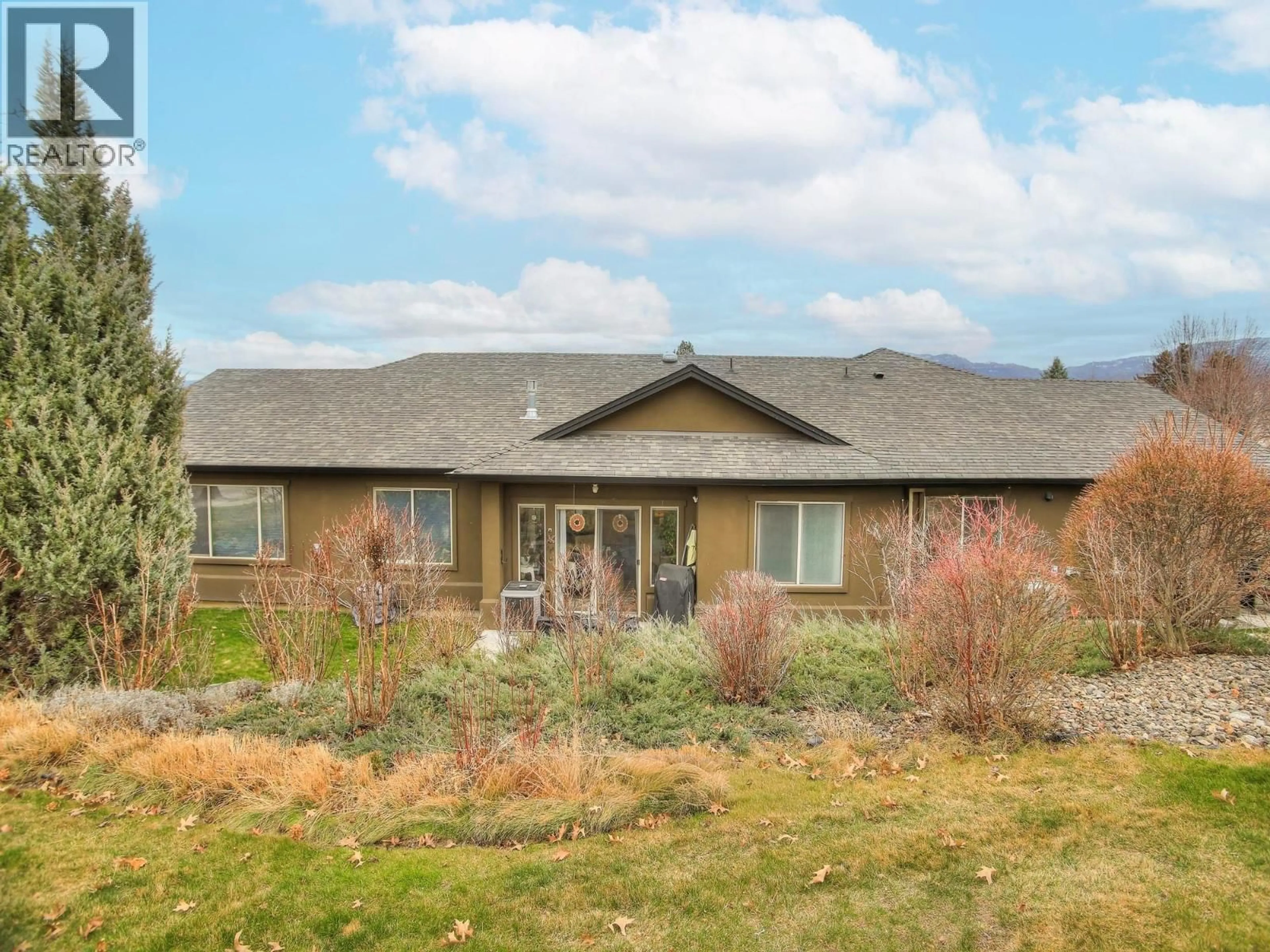 Home with vinyl exterior material, unknown for 3871 SONOMA PINES DRIVE, West Kelowna British Columbia V4T2Z5