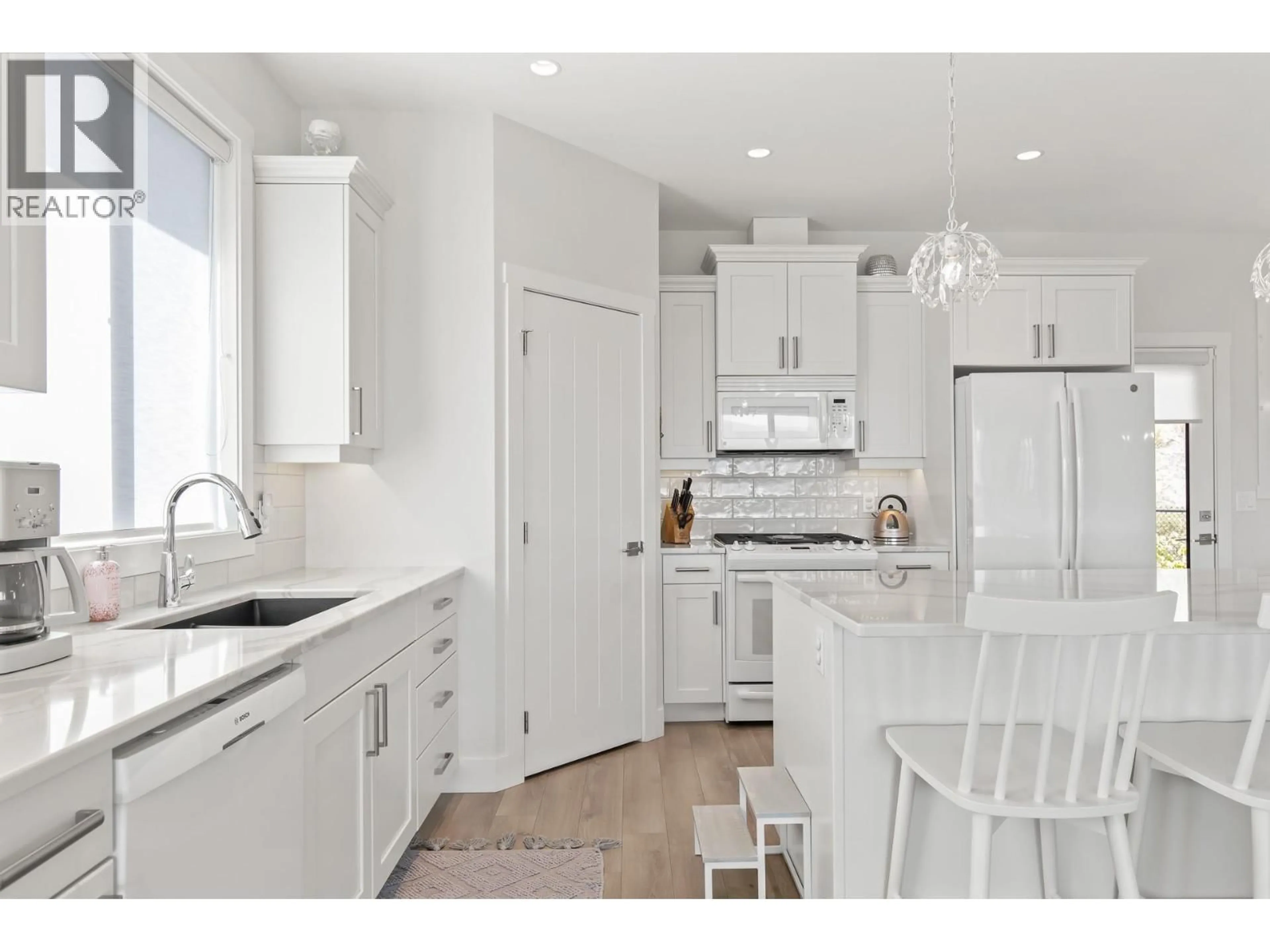 Open concept kitchen, unknown for 2612 PARAMOUNT DRIVE, West Kelowna British Columbia V4T3N3