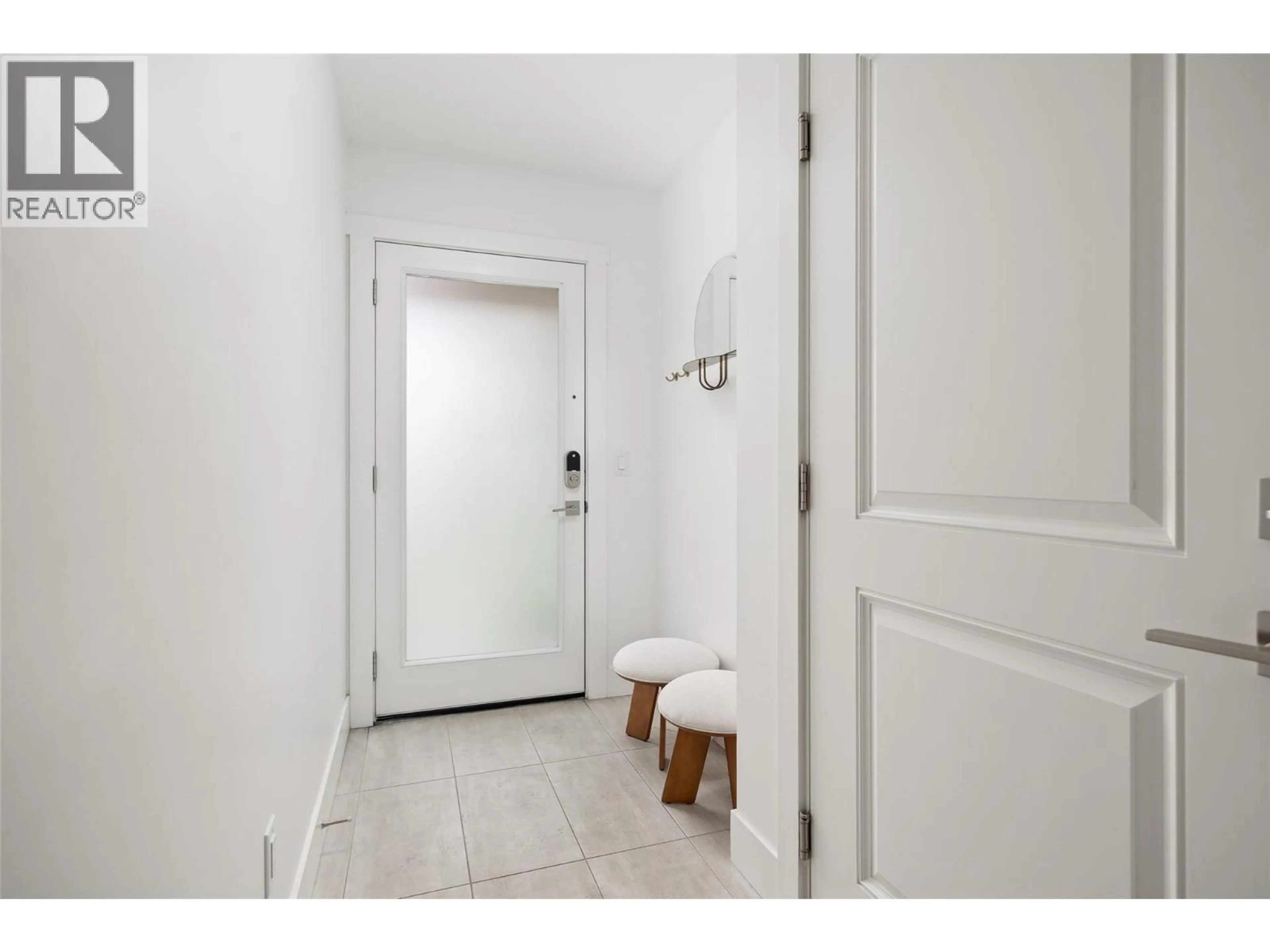 Indoor entryway for 4 - 720 VALLEY ROAD, Kelowna British Columbia V1V0E1