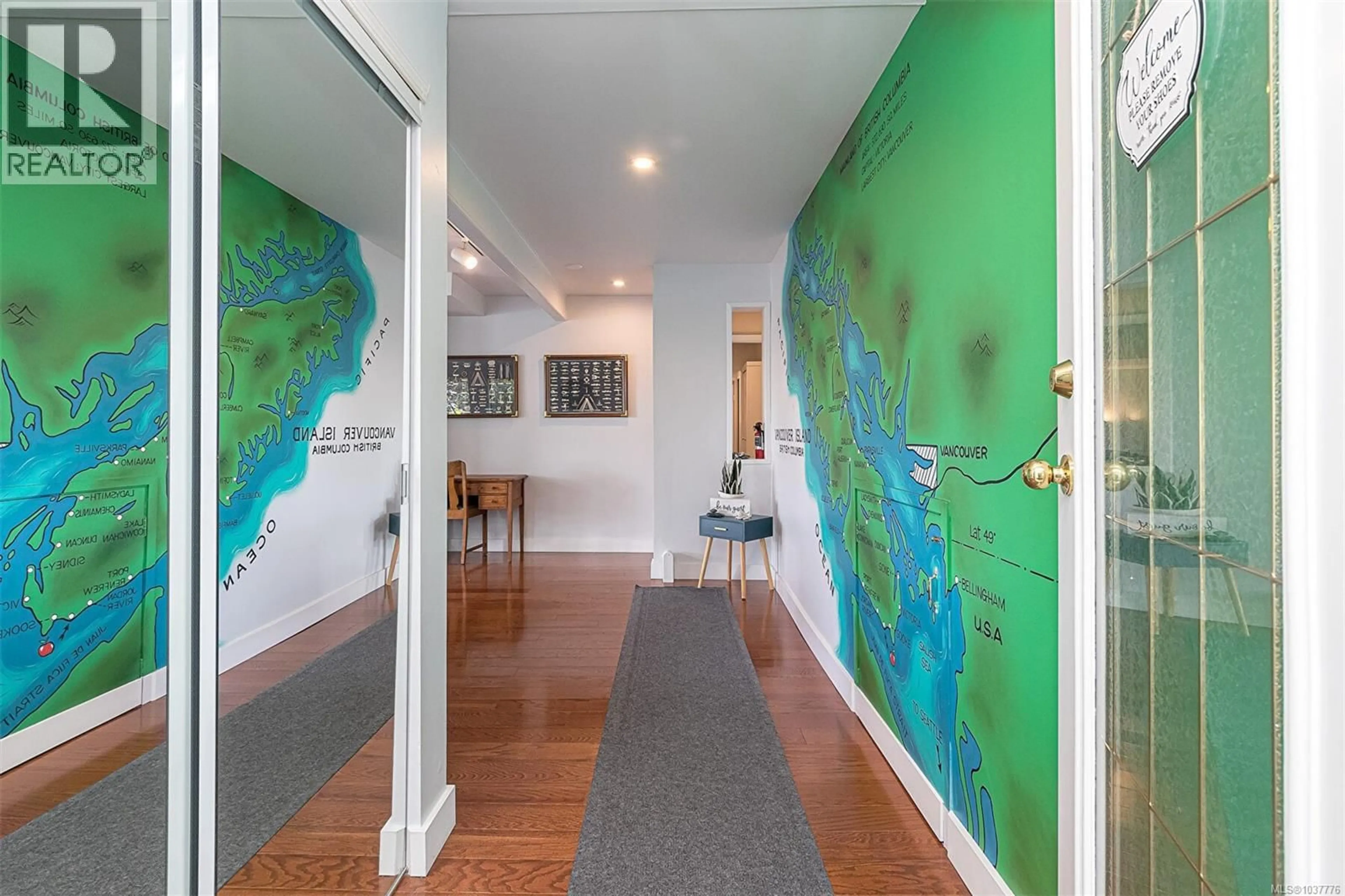 Indoor foyer for 7954 WEST COAST ROAD, Sooke British Columbia V9Z0R5