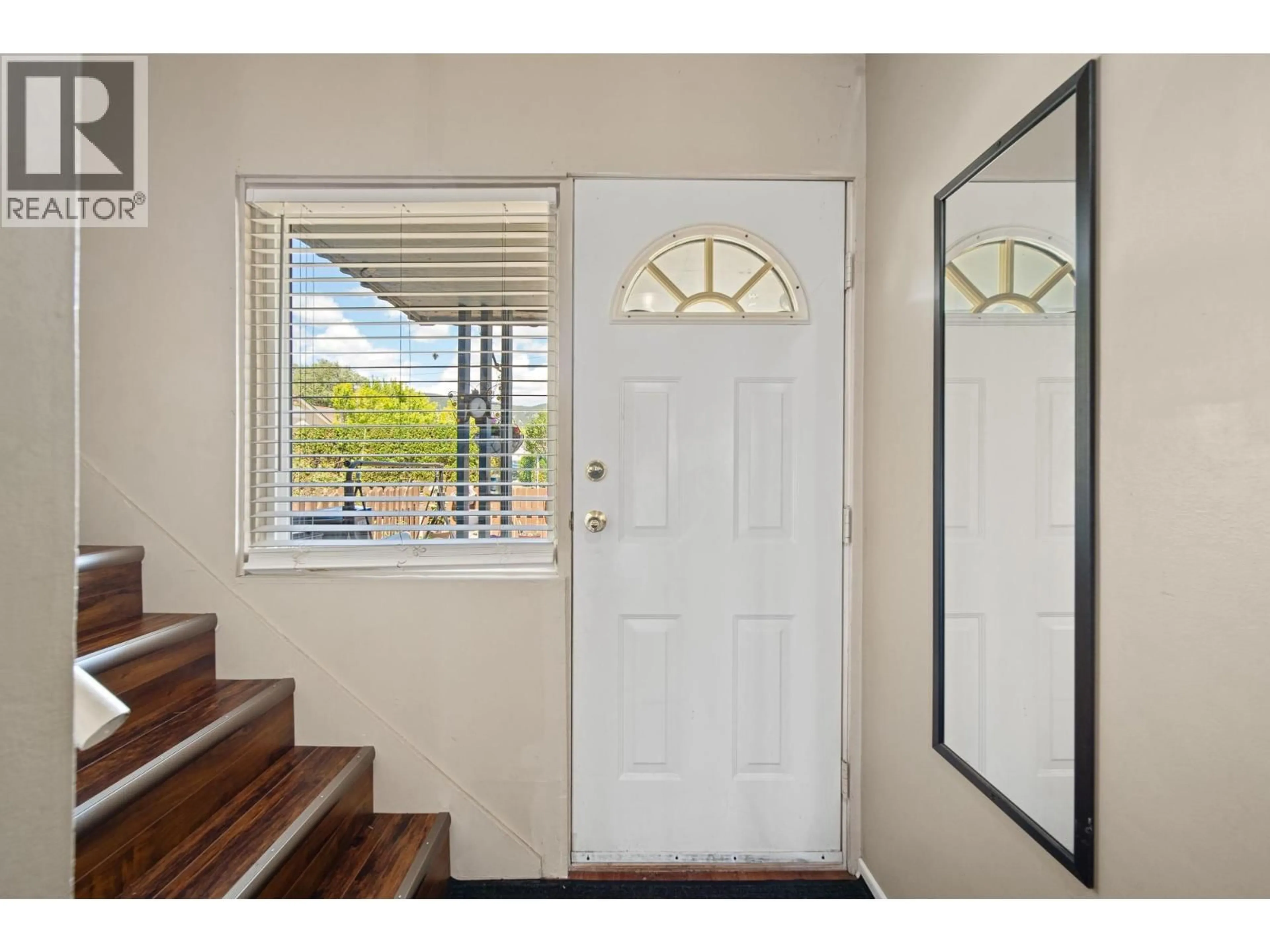 Indoor entryway for 5 - 2390 SEYOM CRESCENT, Merritt British Columbia V1K1B8