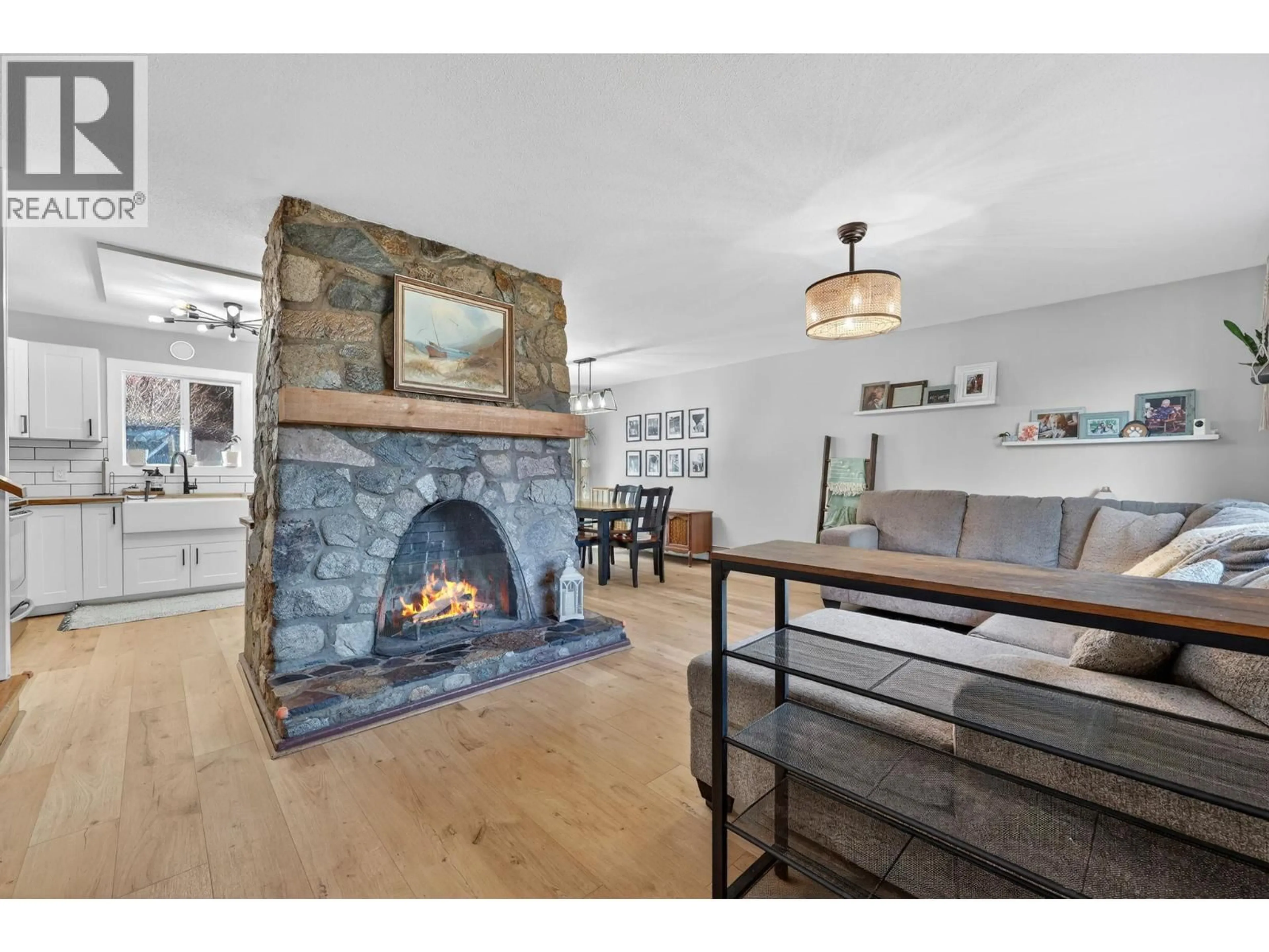 Unknown for 7312 FINTRY DELTA ROAD, Kelowna British Columbia V1Z3V2