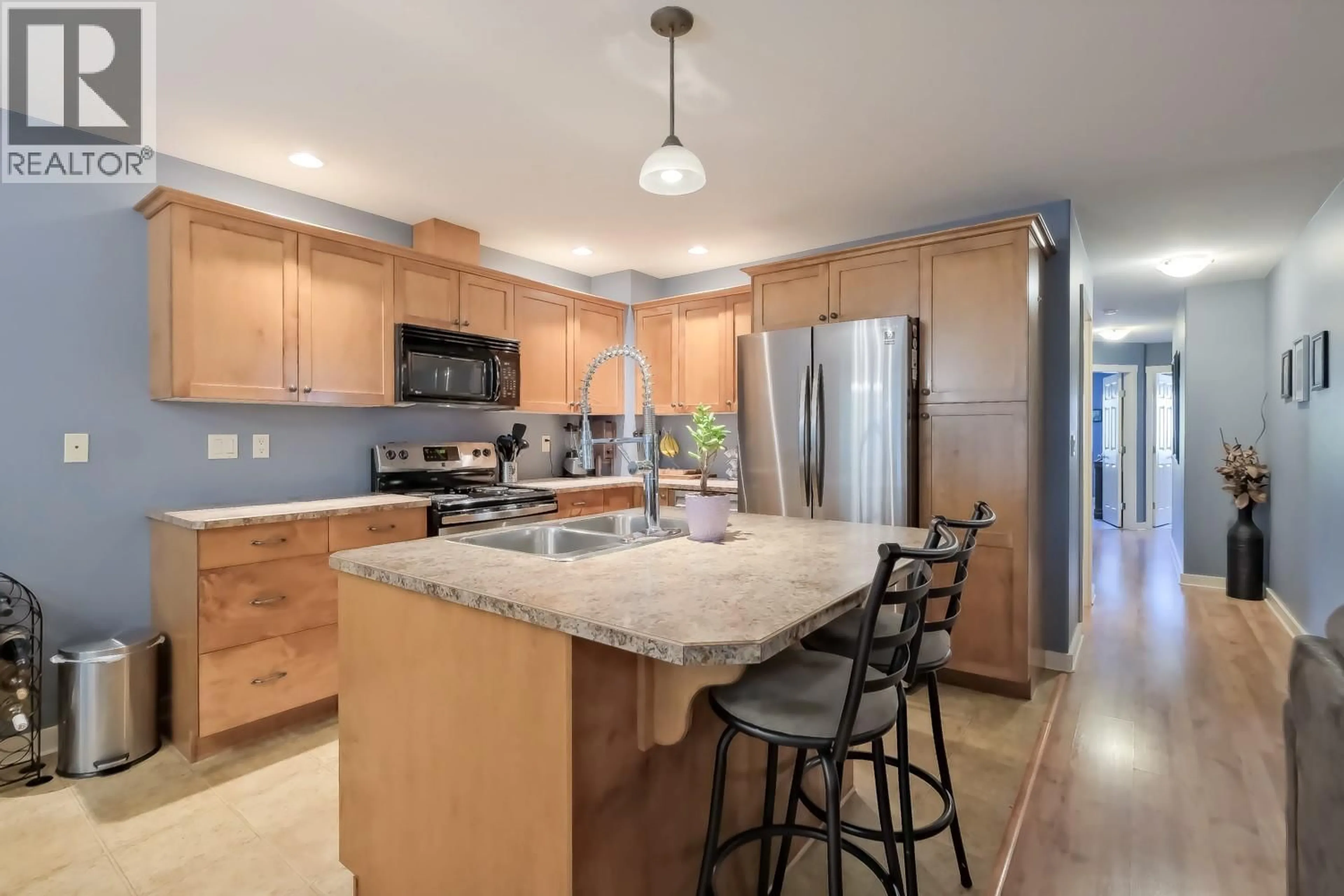 Open concept kitchen, ceramic/tile floor for 2 - 2175 SHANNON RIDGE DRIVE, West Kelowna British Columbia V4T2L1