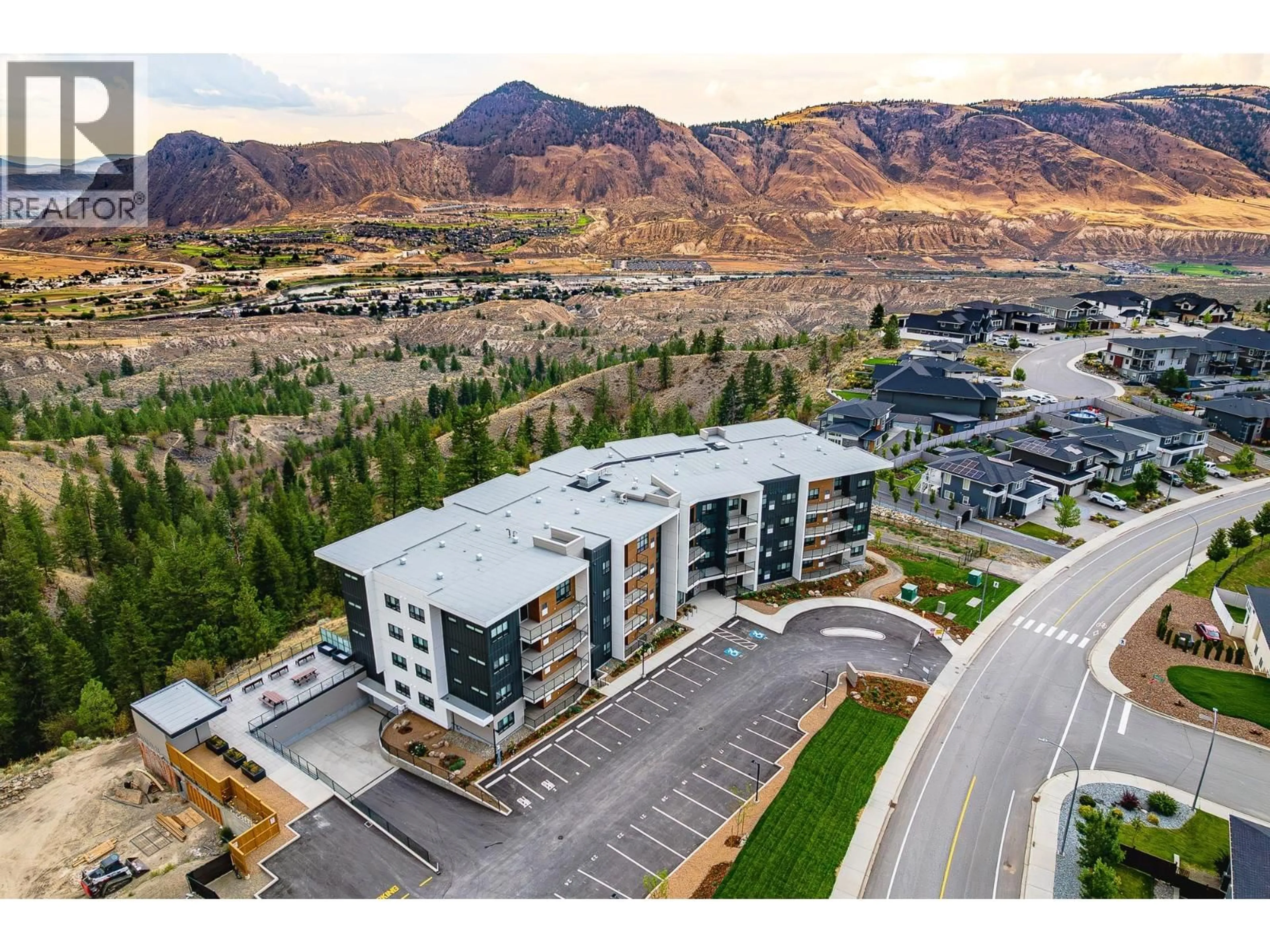 A pic from outside/outdoor area/front of a property/back of a property/a pic from drone, mountain view for 103 - 1844 QU'APPELLE BOULEVARD, Kamloops British Columbia V2E0E8