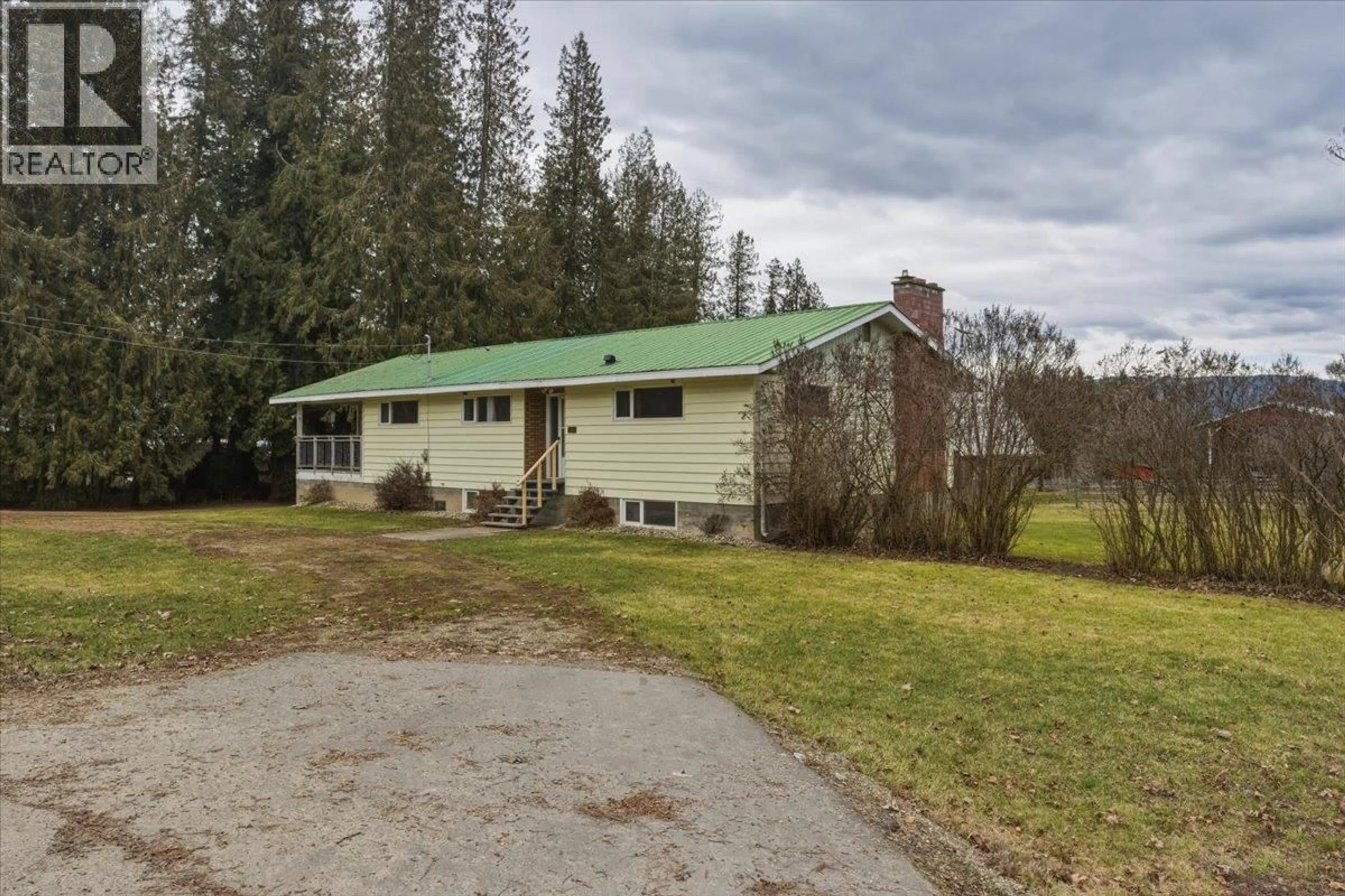 A pic from outside/outdoor area/front of a property/back of a property/a pic from drone, unknown for 1121 MOUNTAIN VIEW ROAD, Armstrong British Columbia V4Y0S2
