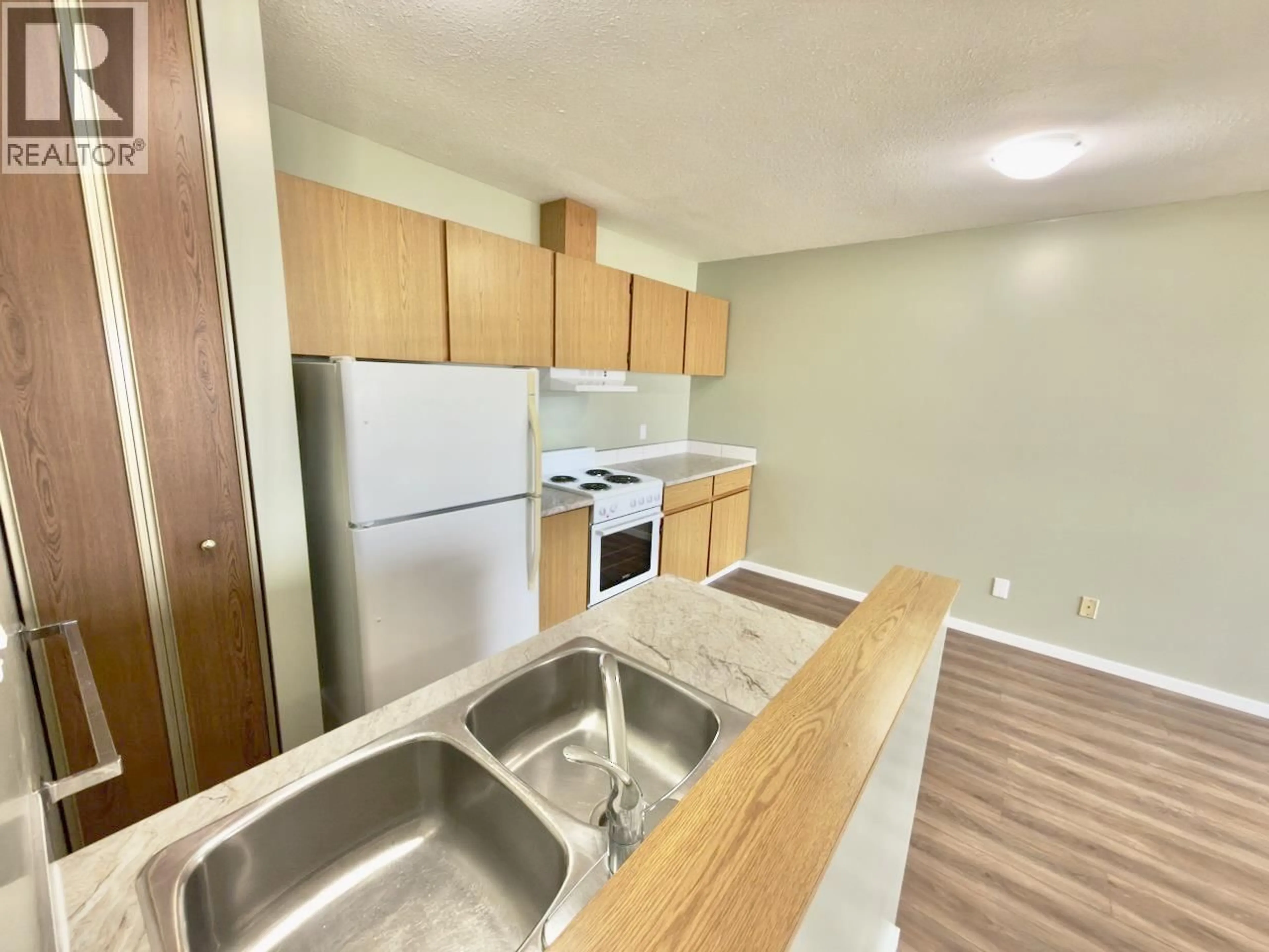 Standard kitchen, unknown for 2 - 5852 AIRPORT STREET, Oliver British Columbia V0H1T0